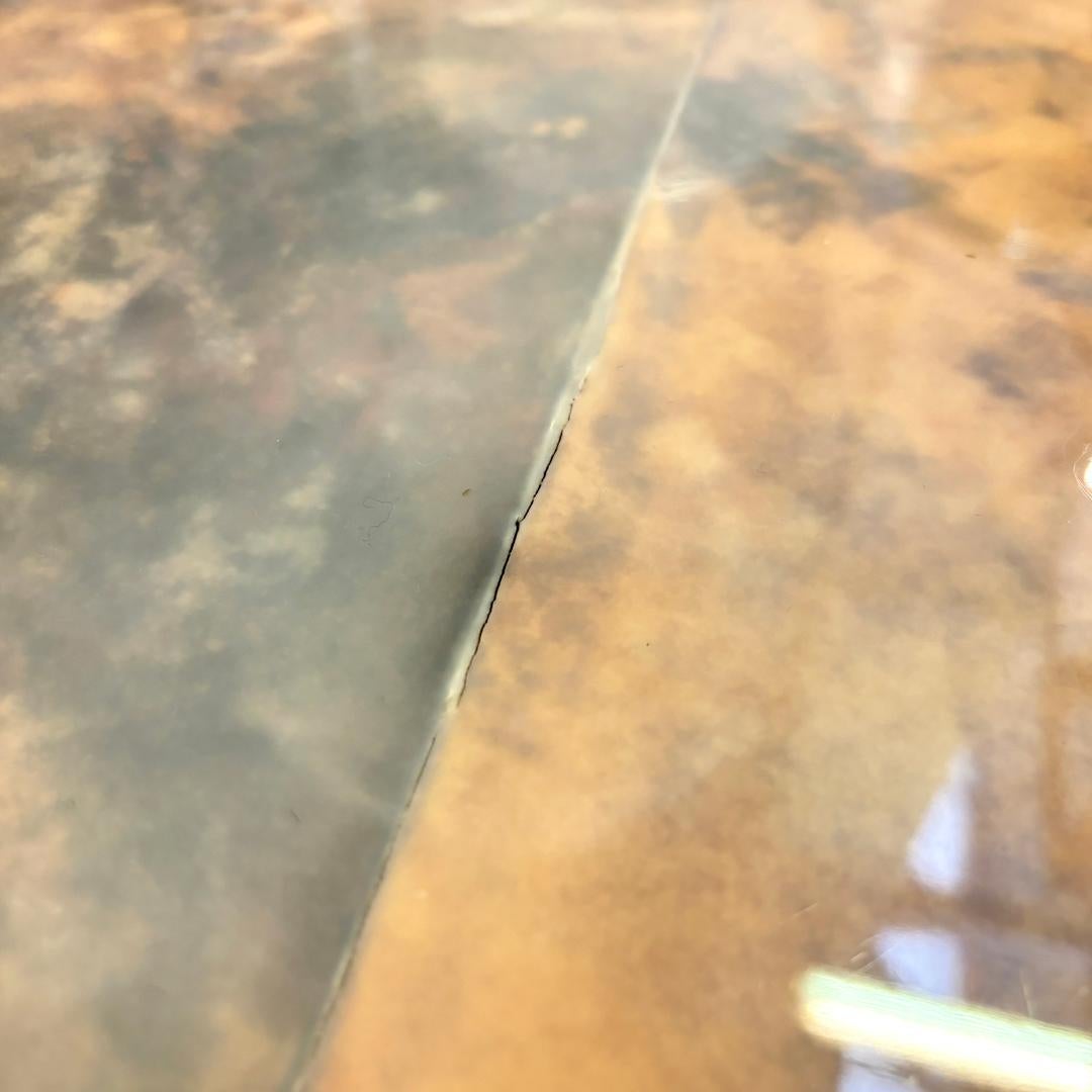 Table de salle à manger italienne moderne ovale en parchemin avec pieds en bois laqué rouge 1970 en vente 6