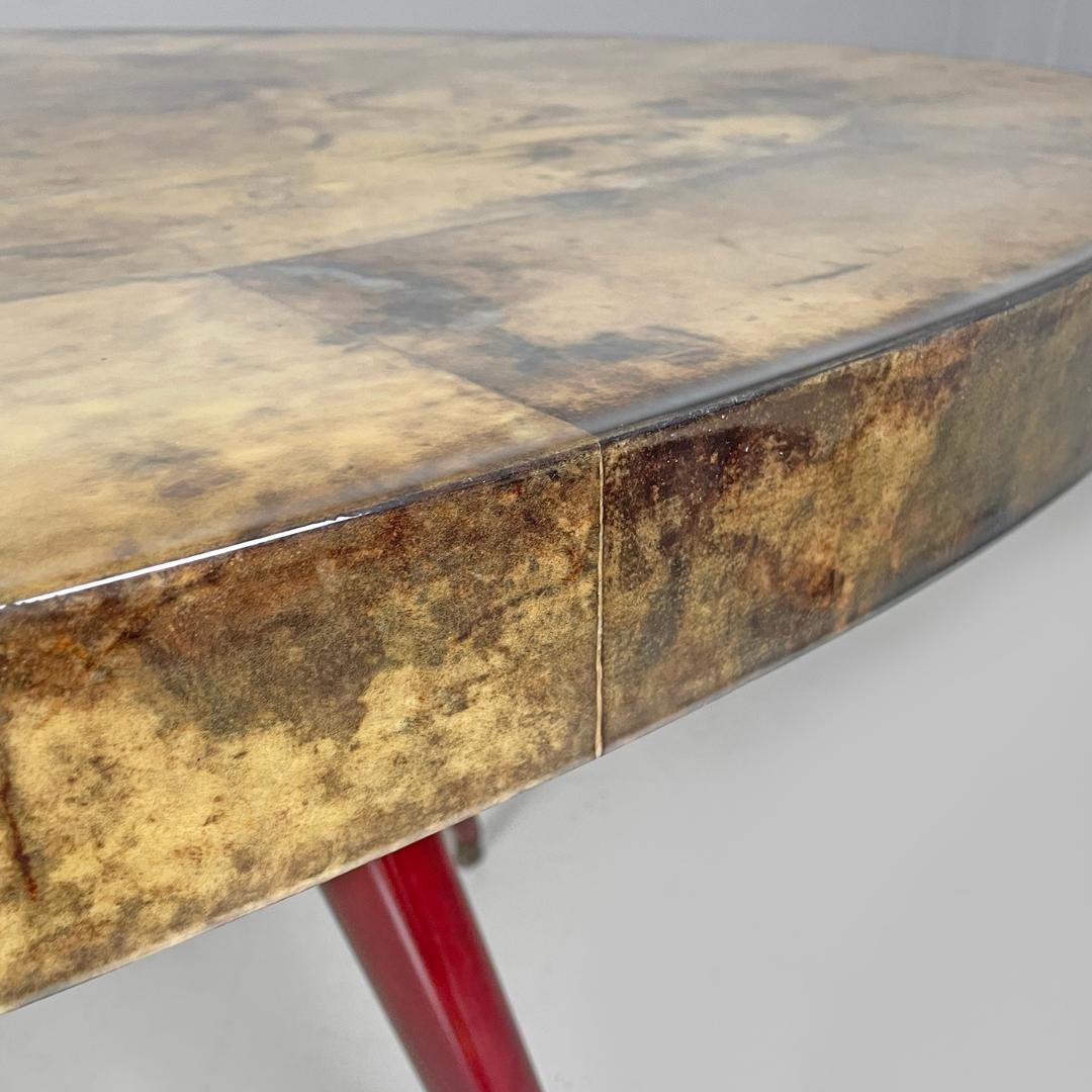 Table de salle à manger italienne moderne ovale en parchemin avec pieds en bois laqué rouge 1970 en vente 8