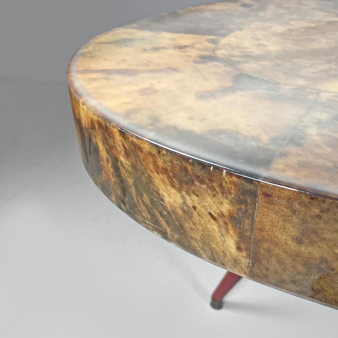 Table de salle à manger italienne moderne ovale en parchemin avec pieds en bois laqué rouge 1970 en vente 9