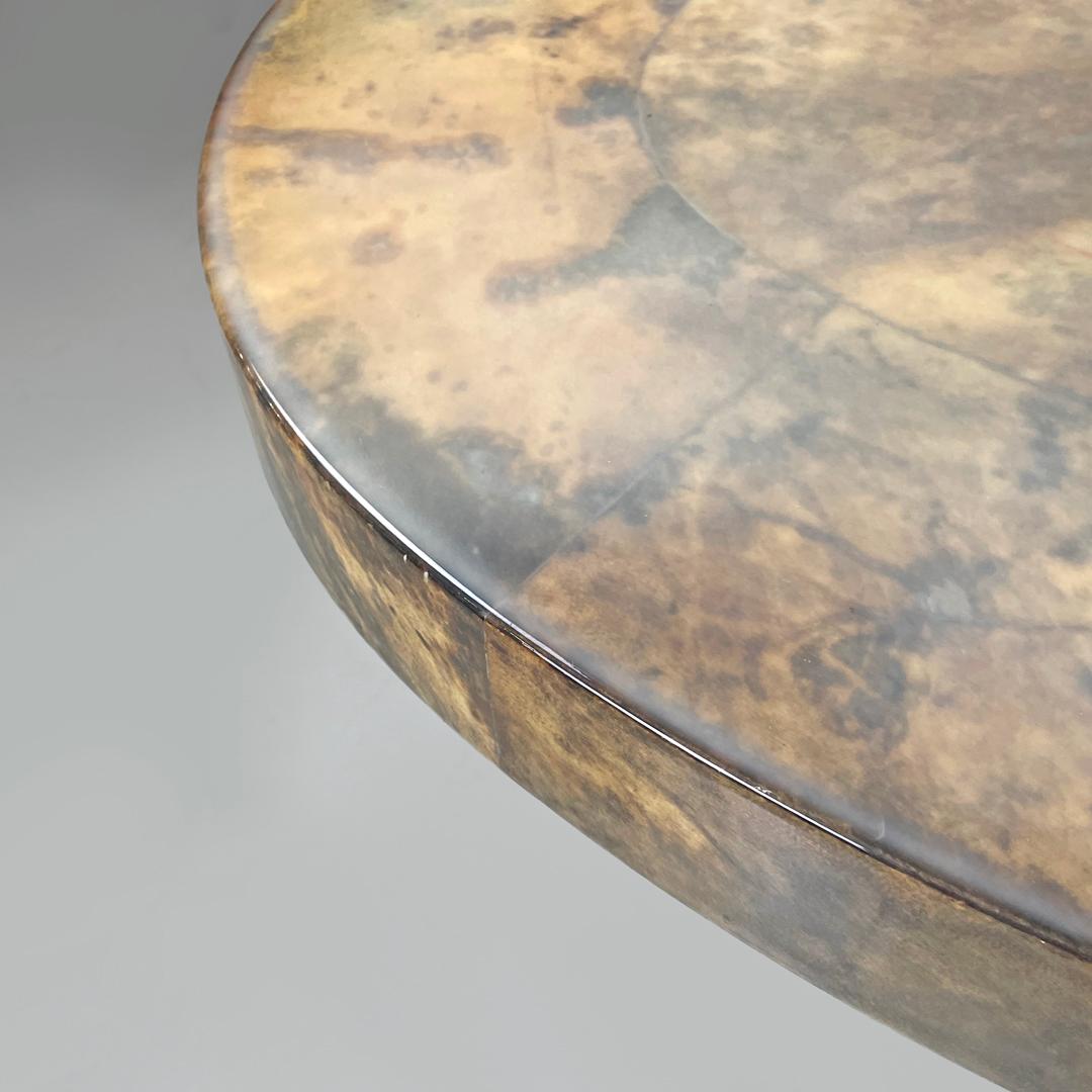 Table de salle à manger italienne moderne ovale en parchemin avec pieds en bois laqué rouge 1970 en vente 10