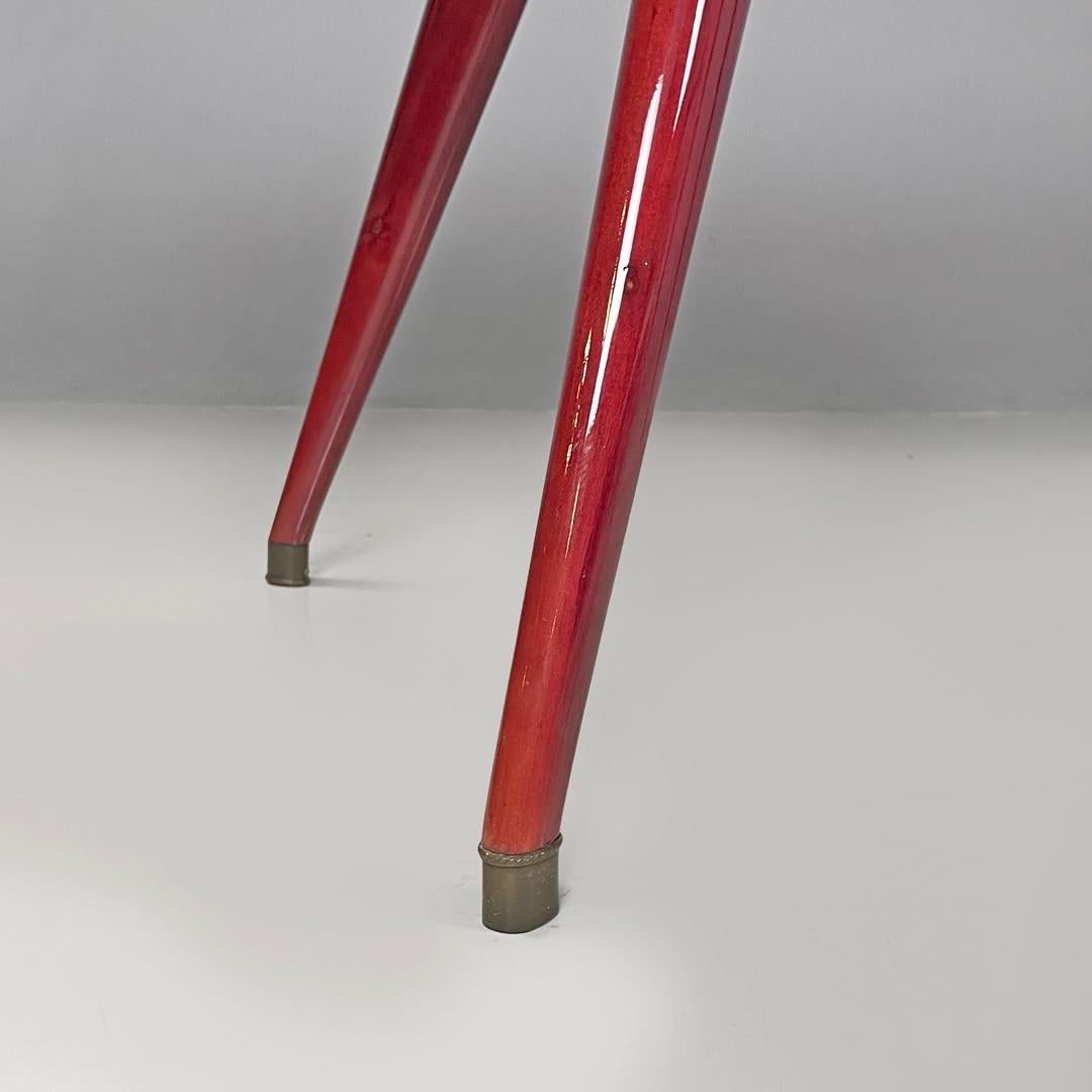 Table de salle à manger italienne moderne ovale en parchemin avec pieds en bois laqué rouge 1970 en vente 14