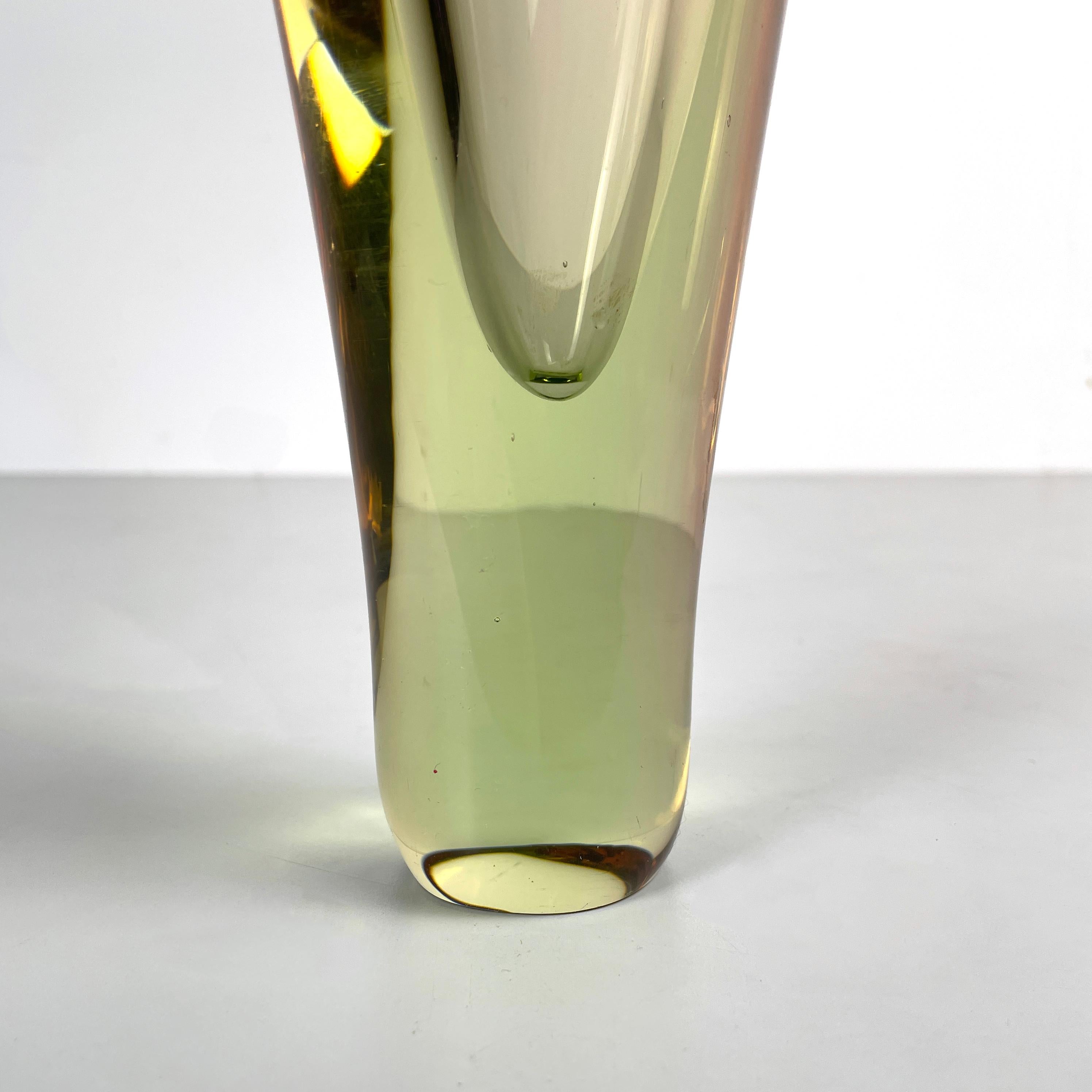 Italian modern oval pink and green Murano glass vase by i Sommersi series, 1970s For Sale 3