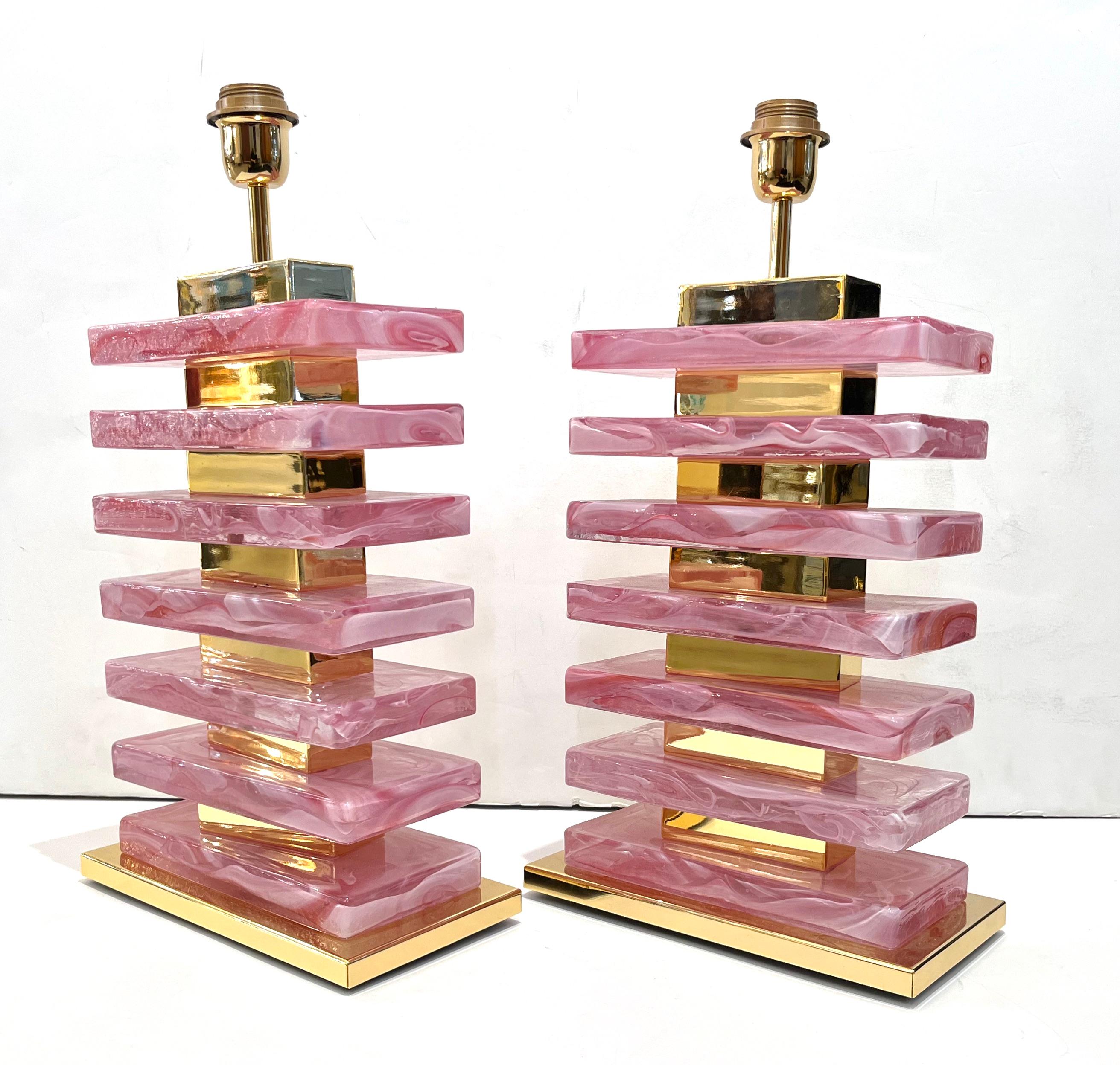 Hand-Crafted Italian Modern Pair of Architectural Urban Design Pink Murano Glass Brass Lamps For Sale