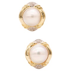 Italian Modern Pair Of Earrings In 14Kt Yellow Gold 20 MM Mabe Pearls Diamonds