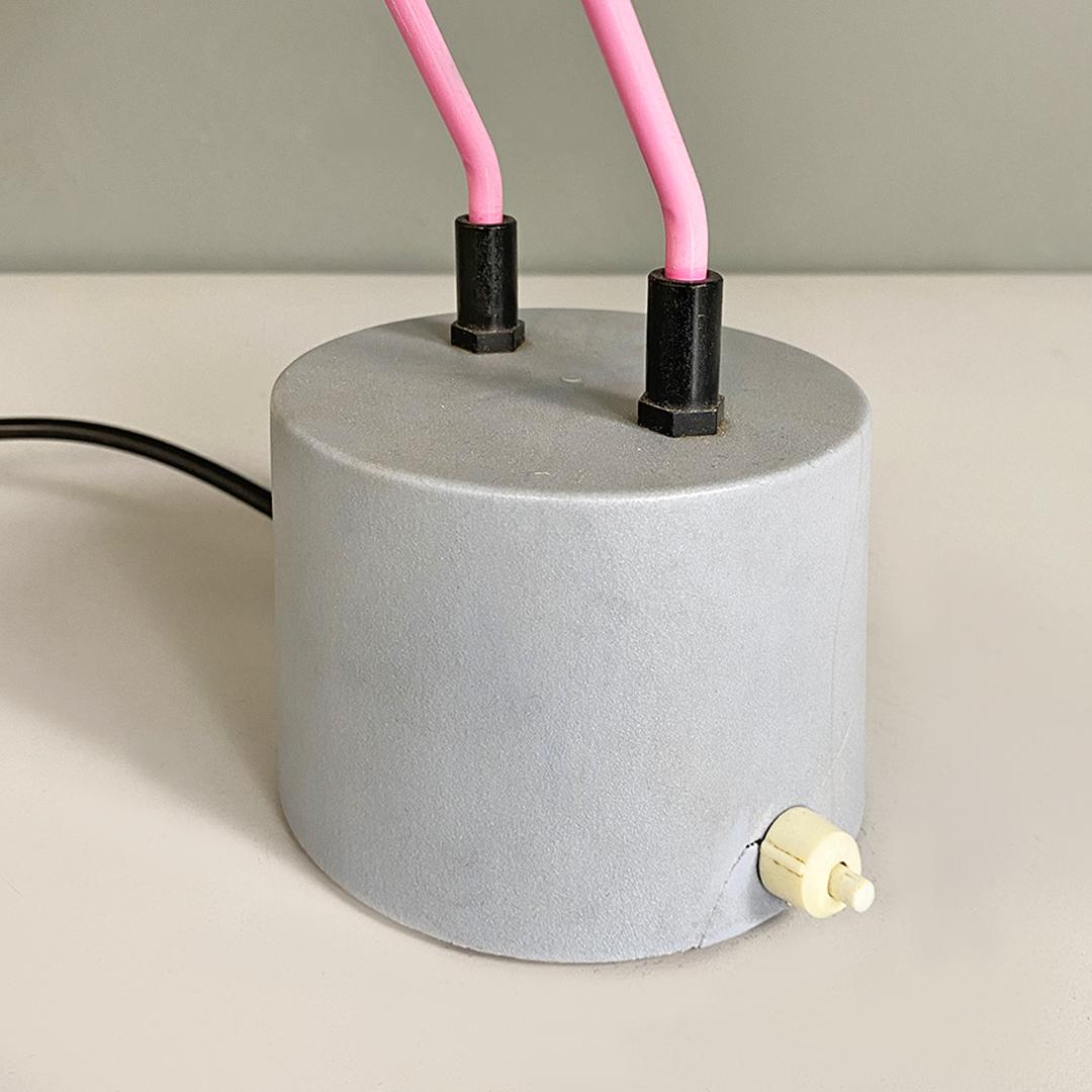 Italian Modern Pair of Pink Metal Sculpture Table Lamps, 1980s For Sale 9