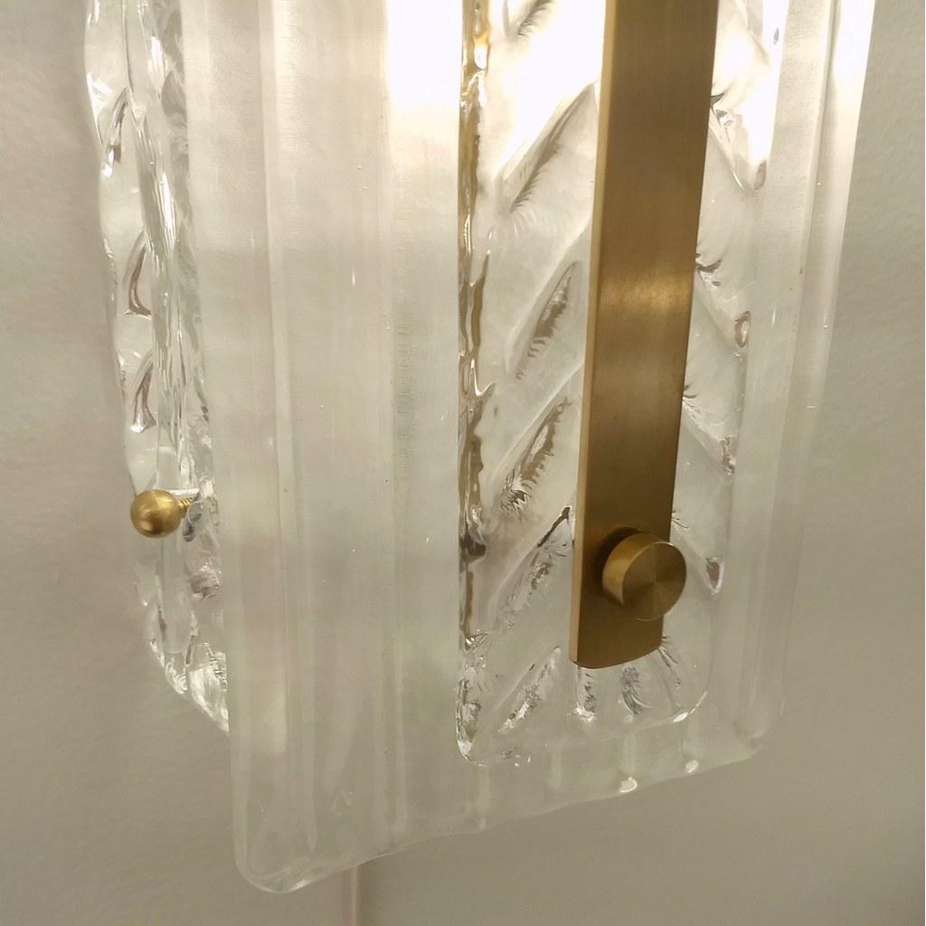 Italian Modern Pair Tall White Crystal Clear Leaf Textured Murano Brass Sconces For Sale 2