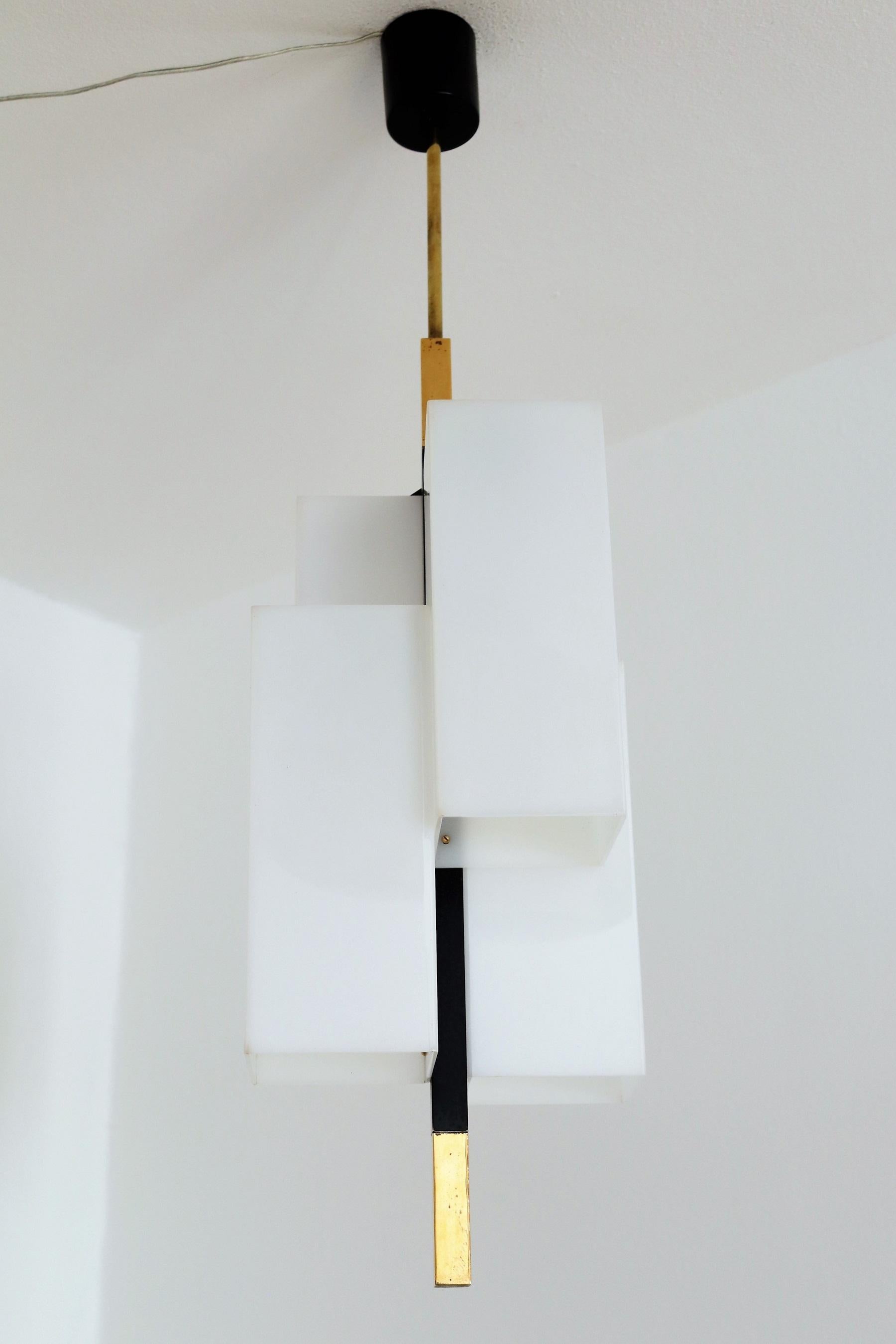 Italian Modern Pendant Light in Acrylic and Brass by Stilux Milano, 1970s For Sale 6