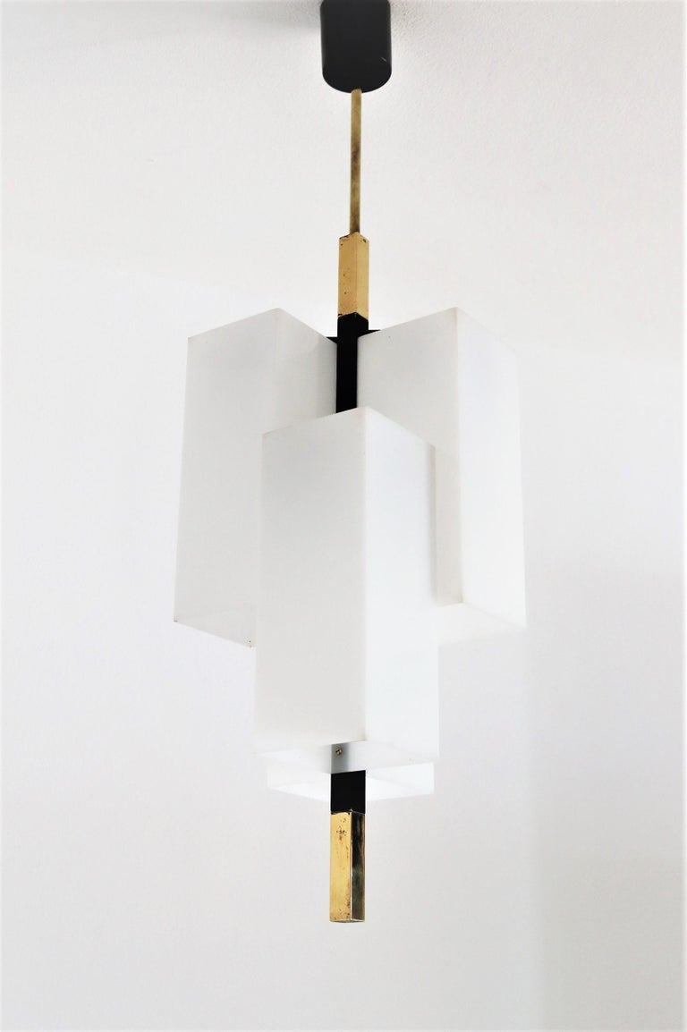 Late 20th Century Italian Modern Pendant Light in Acrylic and Brass by Stilux Milano, 1970s For Sale