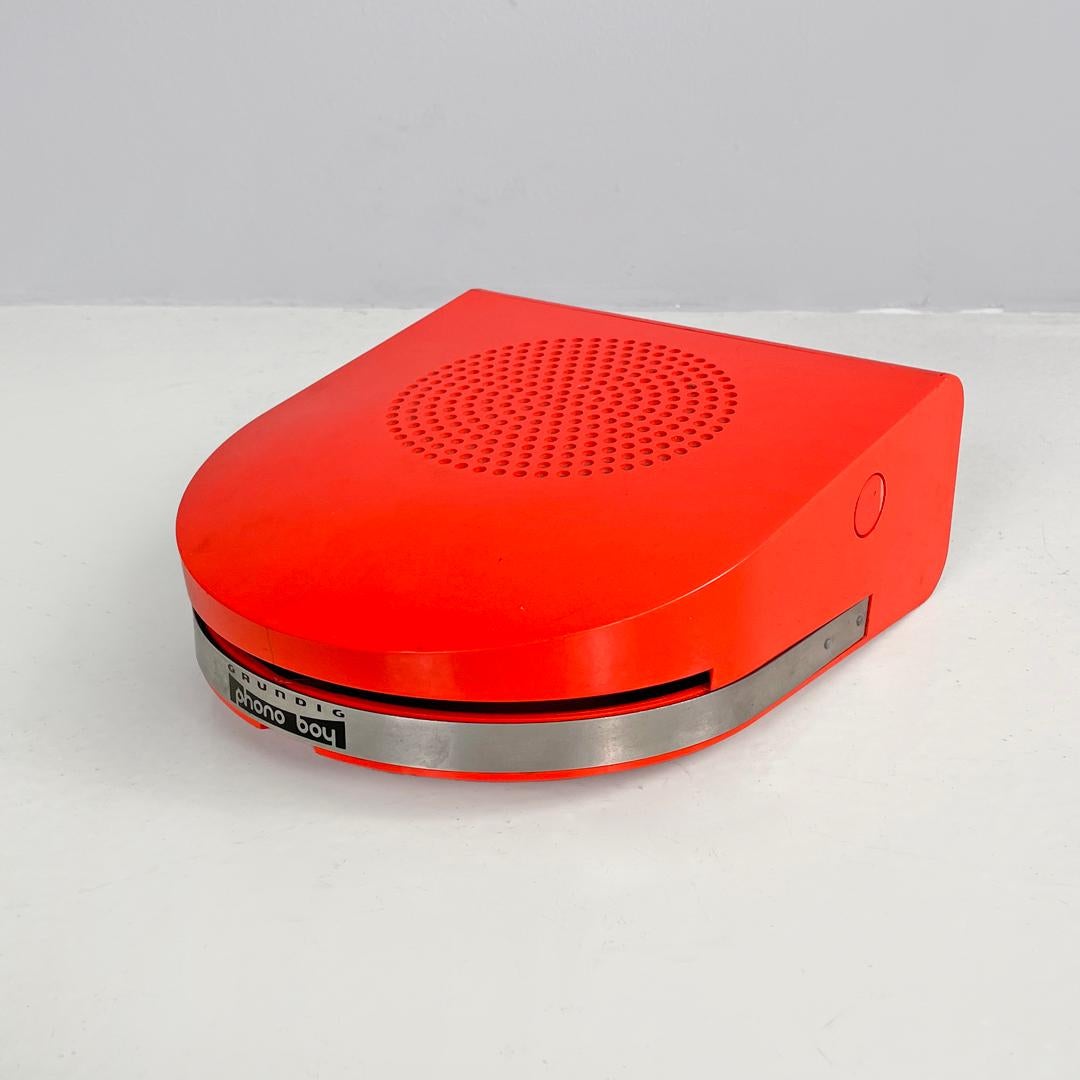 Italian modern Phono Boy portable record player Mario Bellini for Grundig, 1970s In Fair Condition In MIlano, IT
