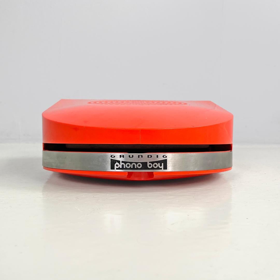 Italian modern Phono Boy portable record player Mario Bellini for Grundig, 1970s 2