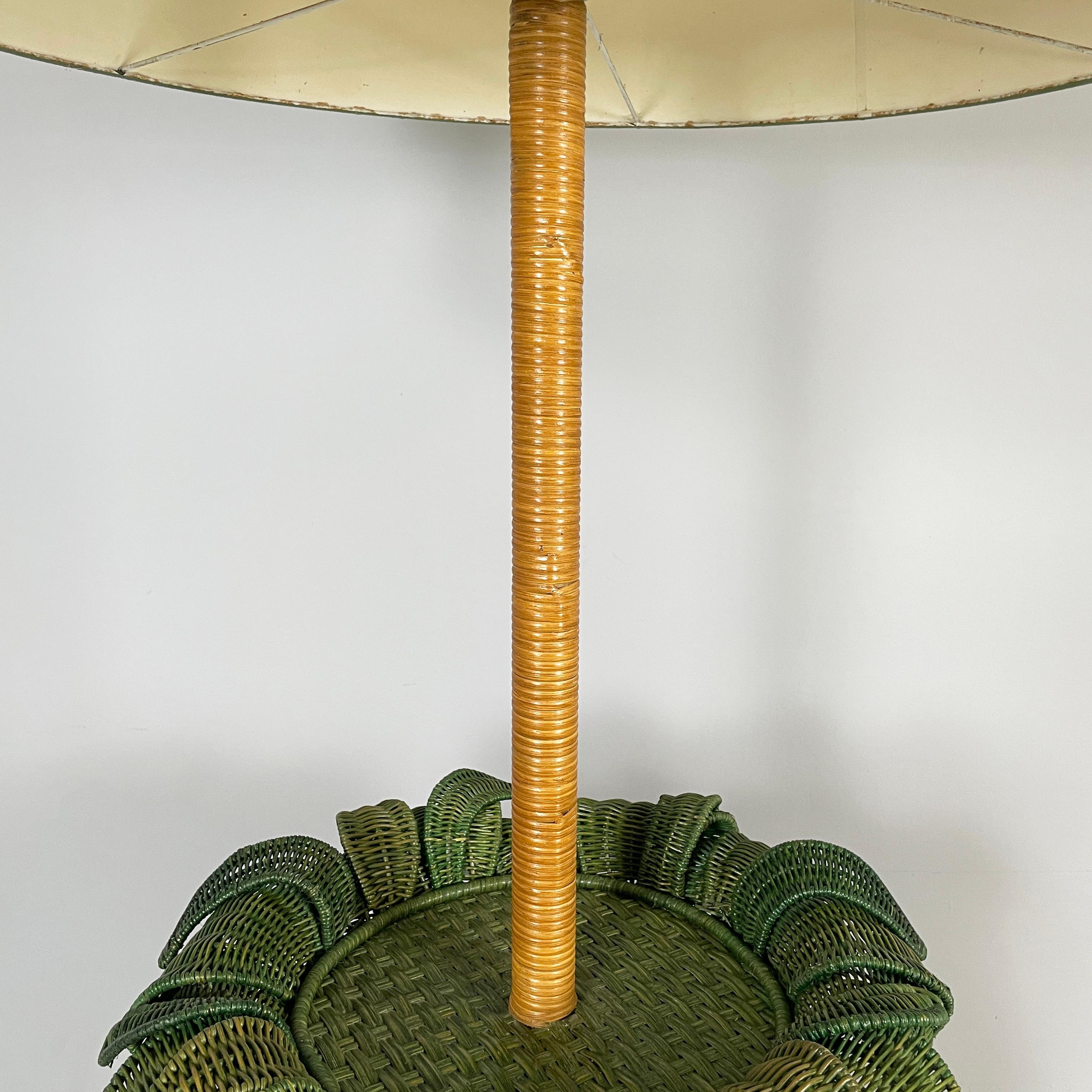 Italian modern Pineapple shape floor lamp in wicker, 1970s For Sale 4
