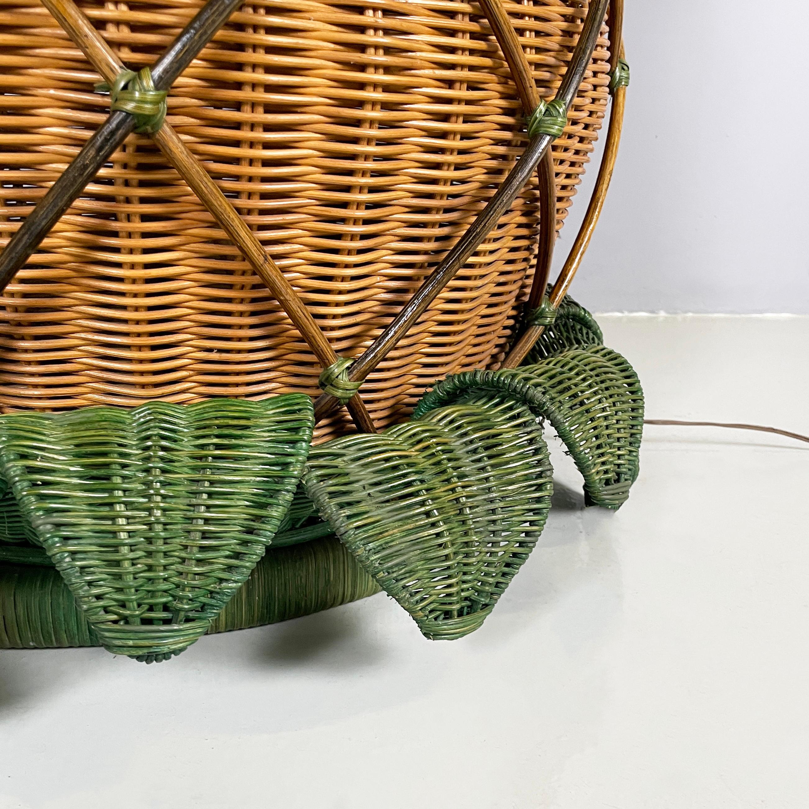Italian modern Pineapple shape floor lamp in wicker, 1970s For Sale 10