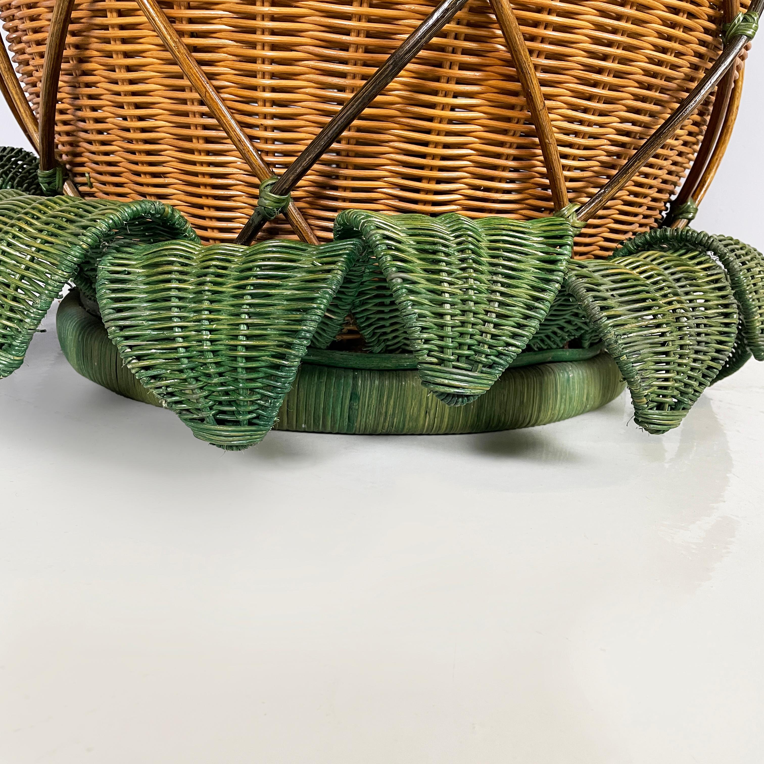 Italian modern Pineapple shape floor lamp in wicker, 1970s For Sale 11