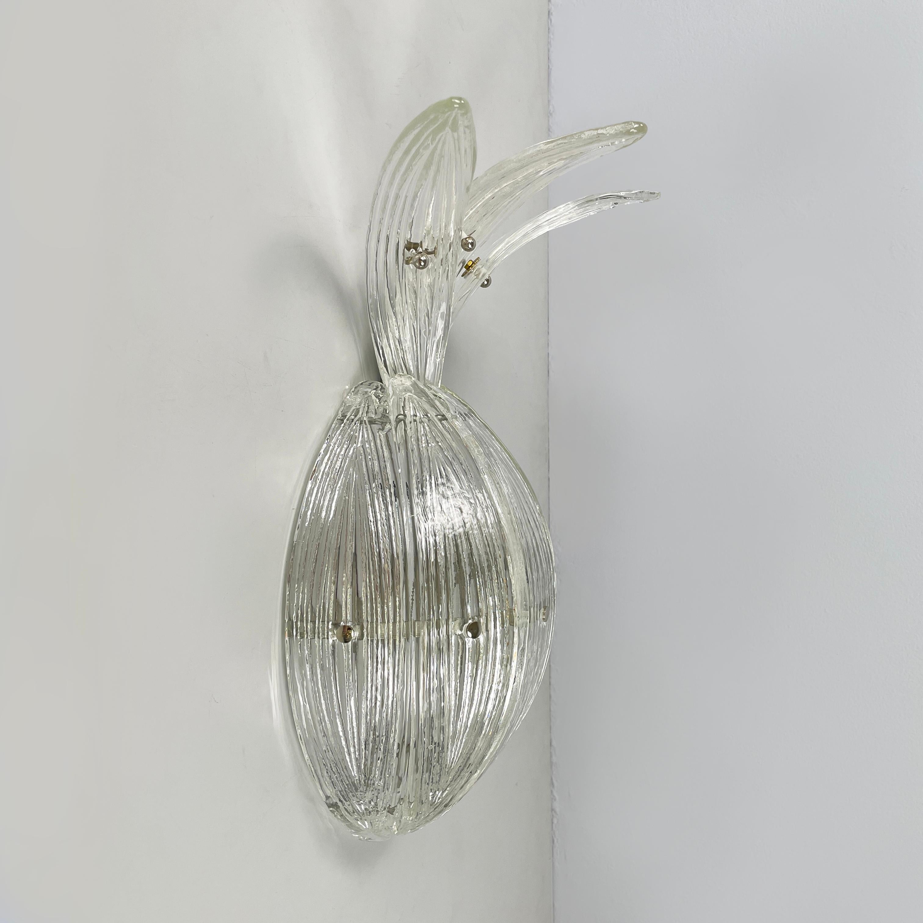 Moderno Lampada da parete moderna italiana a forma di ananas in vetro scanalato e metallo, anni '80 in vendita
