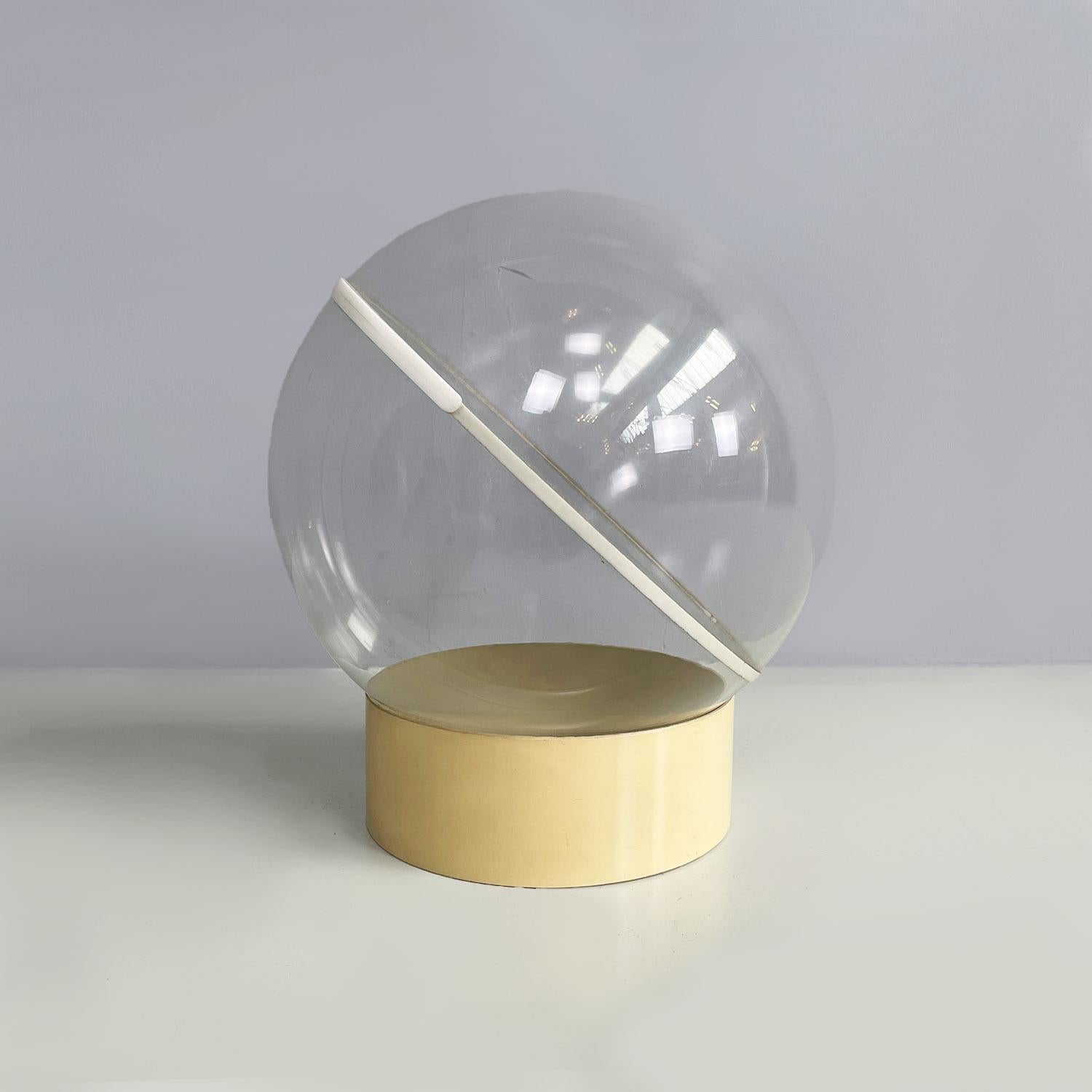 Italian modern plastic 4720/S table mirror by Filippo Panseca for Kartell, 1970s In Good Condition For Sale In MIlano, IT