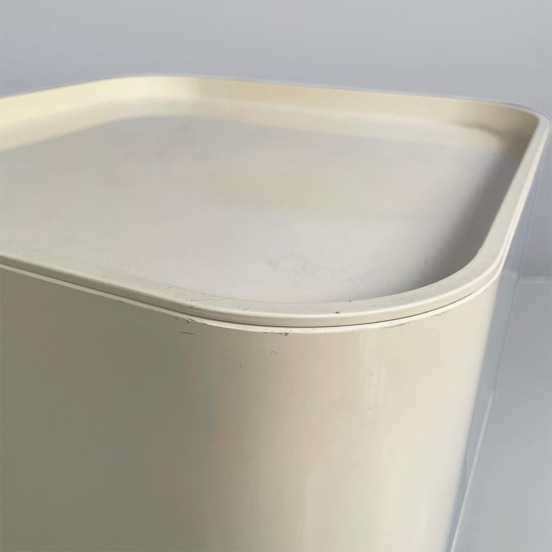 Cassettiera moderna italiana in plastica di Anna Castelli per Kartell, anni '70 in vendita 6