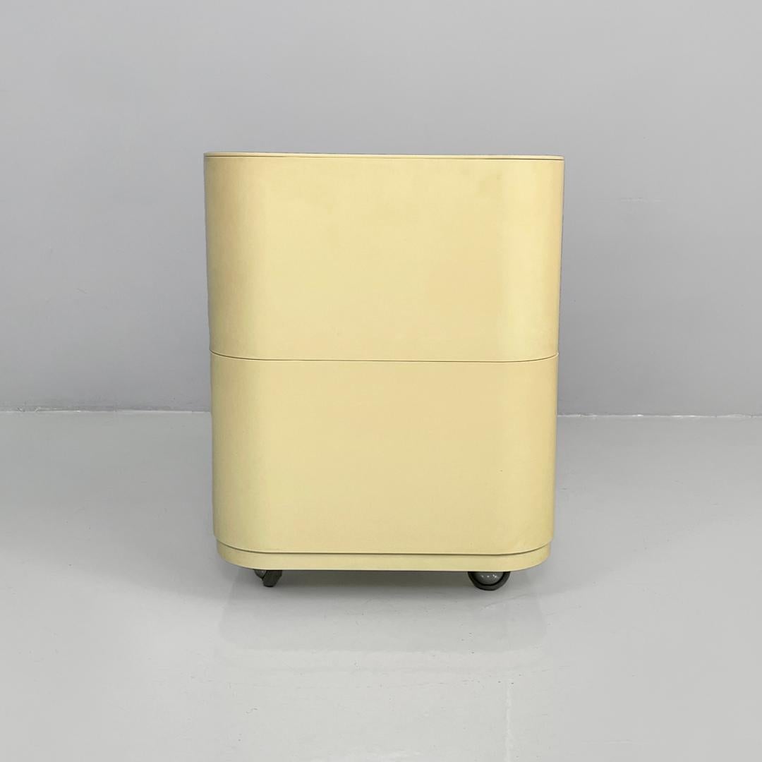 Plastica Cassettiera moderna italiana in plastica di Anna Castelli per Kartell, anni '70 in vendita