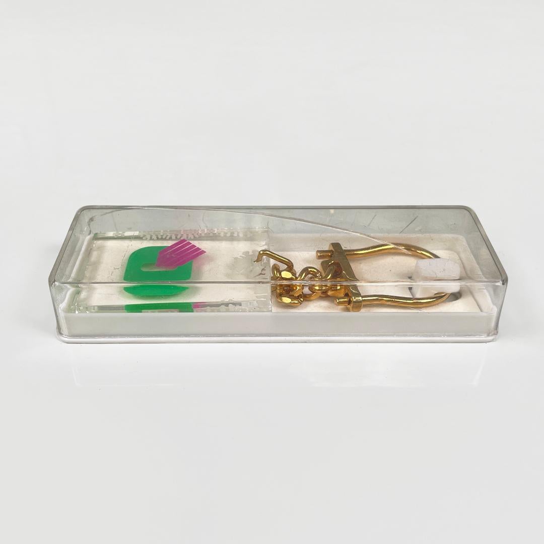 Italian modern plastic keychain for Olivetti, 1970s In condizioni buone in vendita a MIlano, IT