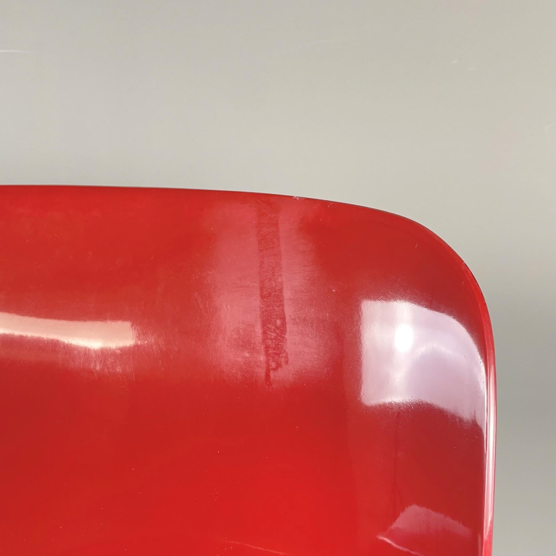 Italian modern plastic red Chairs Selene by Vico Magistretti for Artemide, 1960s For Sale 12
