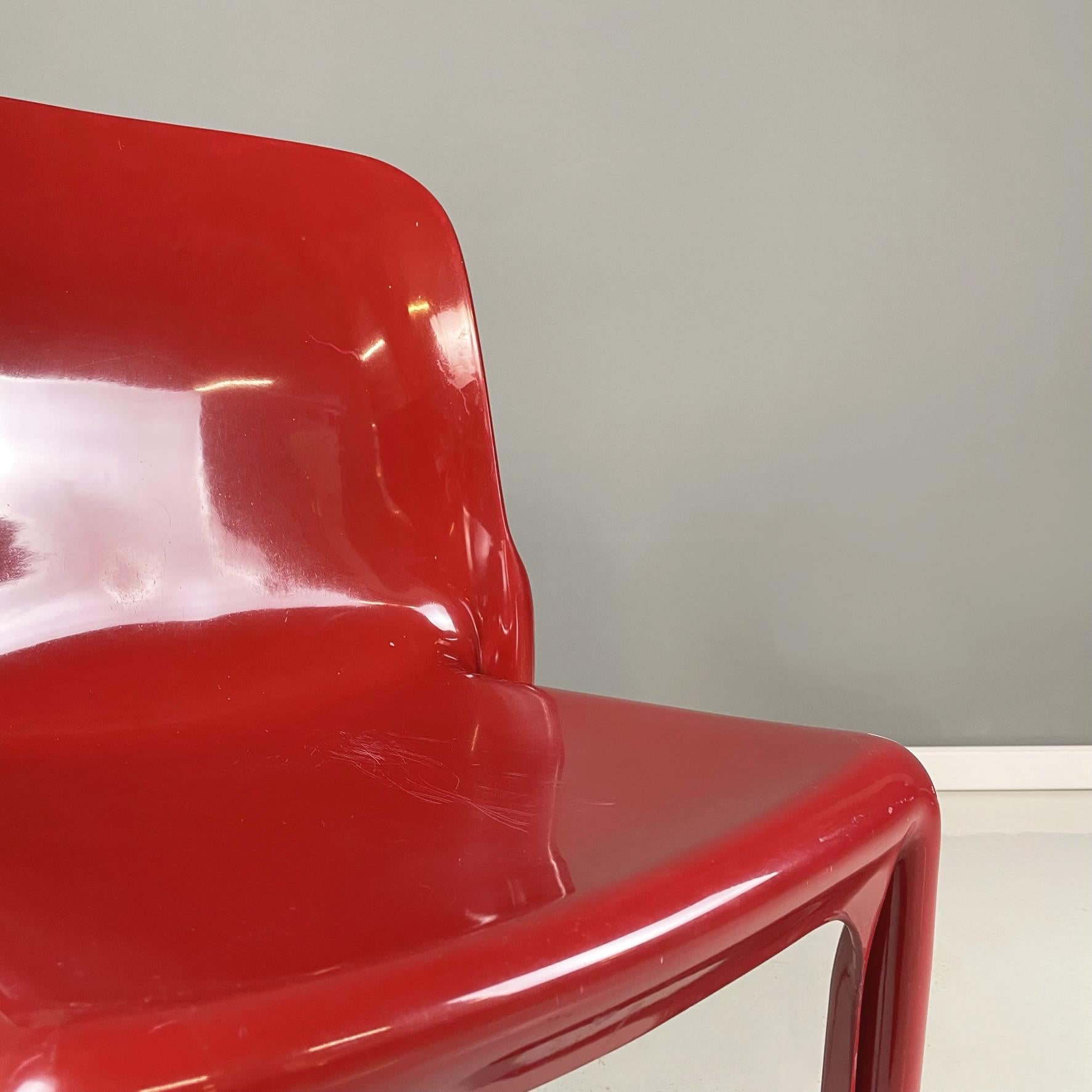 Italian modern plastic red Chairs Selene by Vico Magistretti for Artemide, 1960s In Fair Condition For Sale In MIlano, IT