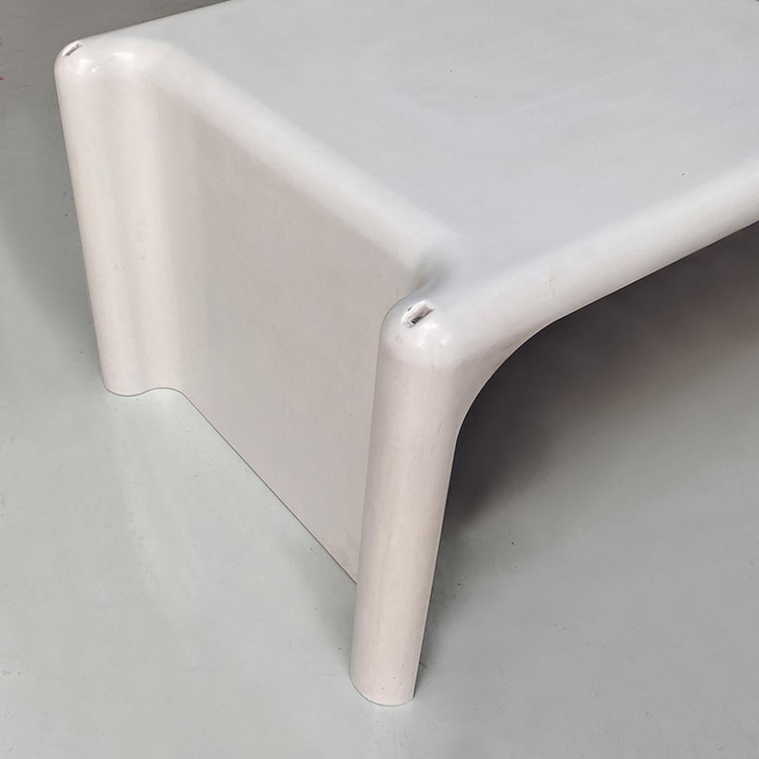 Italian Modern Plastic Side Table by Giotto Stoppino for Elco Scorze, 1970s For Sale 5