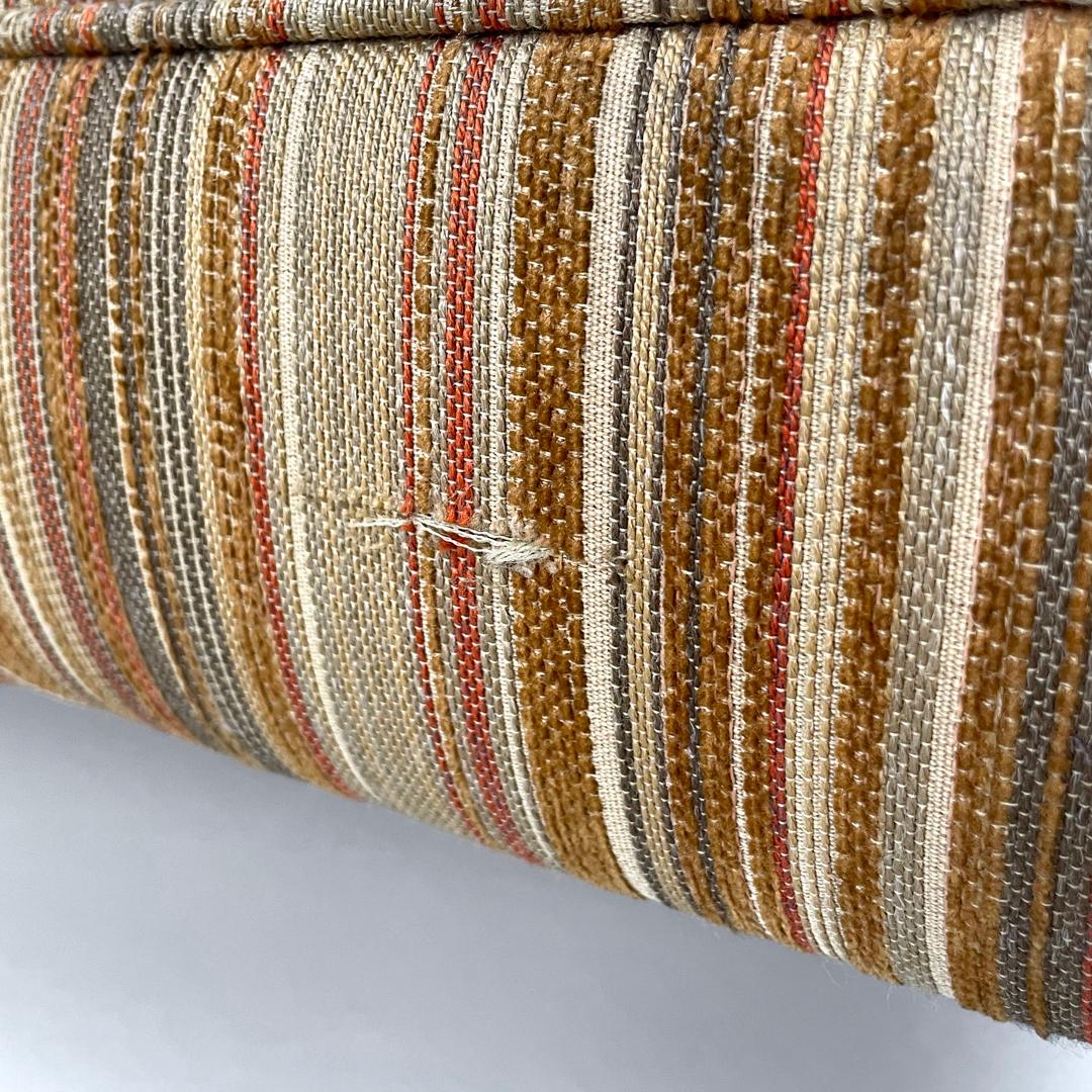 Italienischer moderner Hocker auf Messingrädern mit orange und braun gestreiftem Stoff, 1970er Jahre im Angebot 8