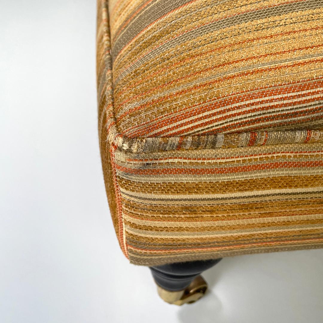 Italienischer moderner Hocker auf Messingrädern mit orange und braun gestreiftem Stoff, 1970er Jahre im Angebot 13