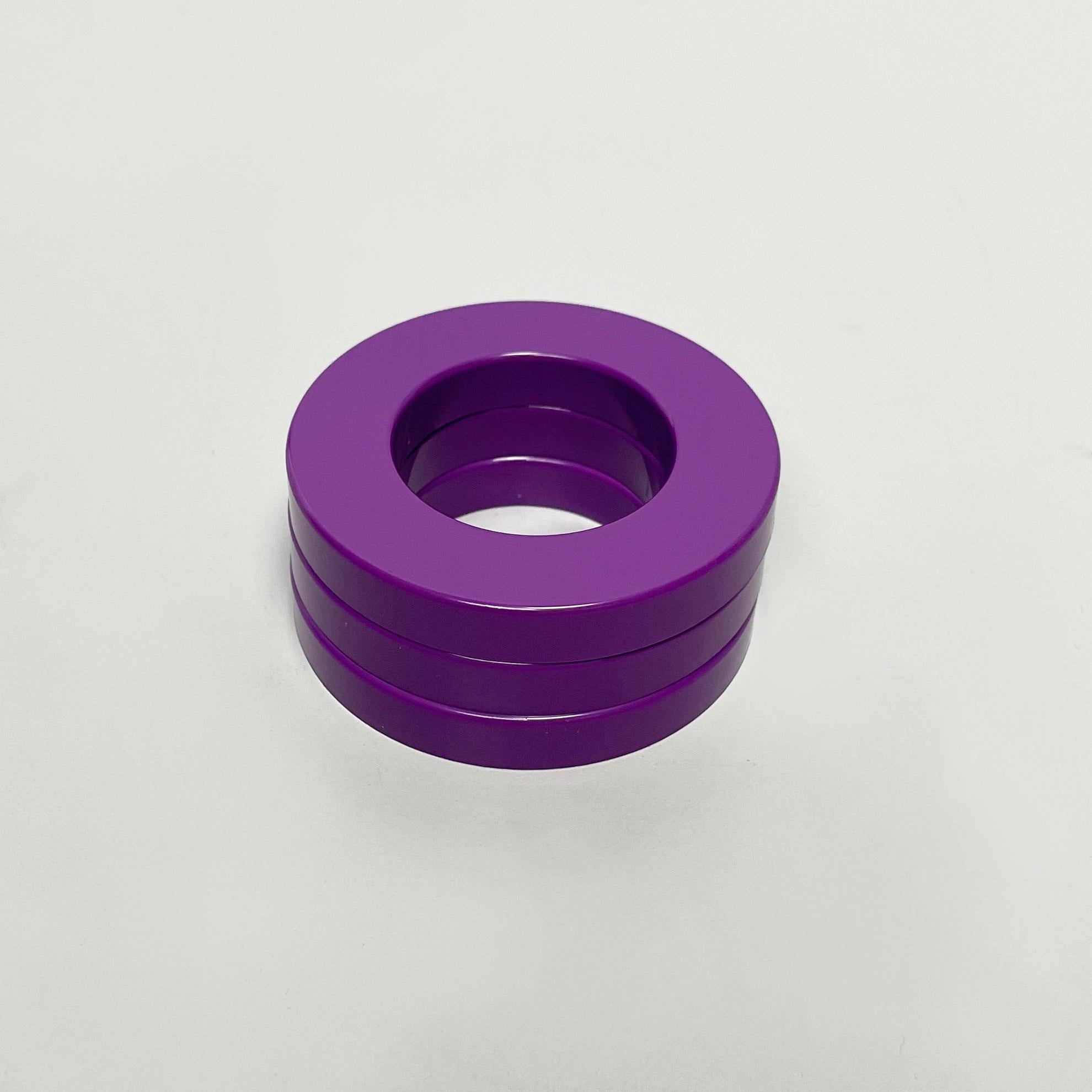 Italian modern purple rings for the perpetual wall calendar by Ring A Date, 2020 In Good Condition For Sale In MIlano, IT