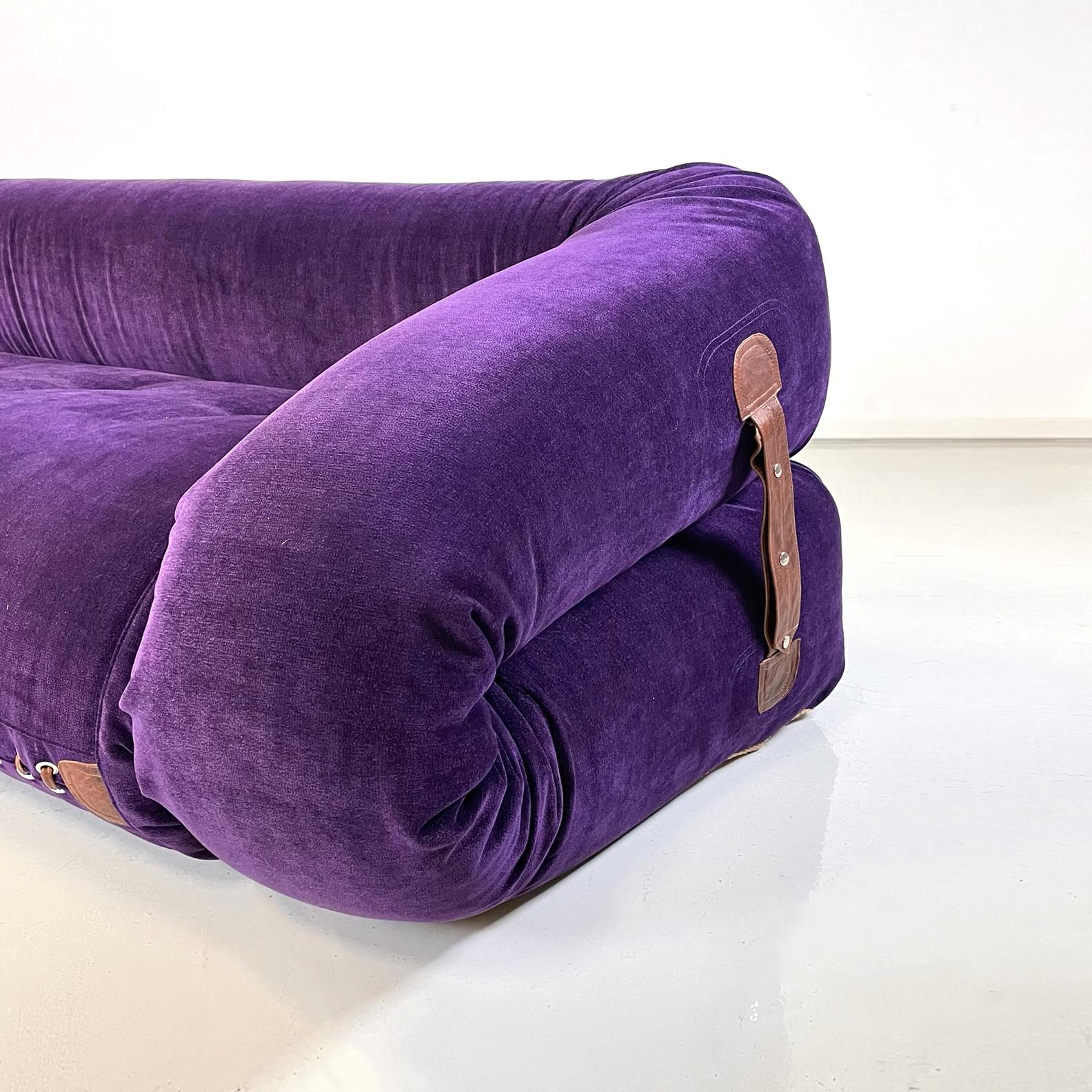 Italian Modern Purple Velvet Sofa Bed Anfibio by Becchi for Giovannetti, 1970s For Sale 4