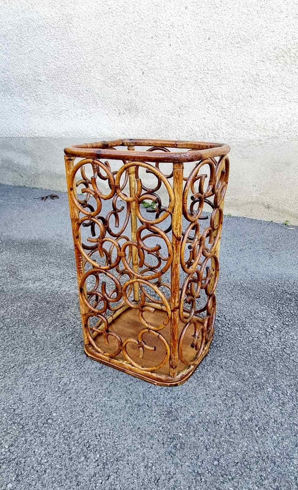 Paragüero moderno italiano de ratán y bambú, Italia años 60 Moderno de mediados de siglo en venta