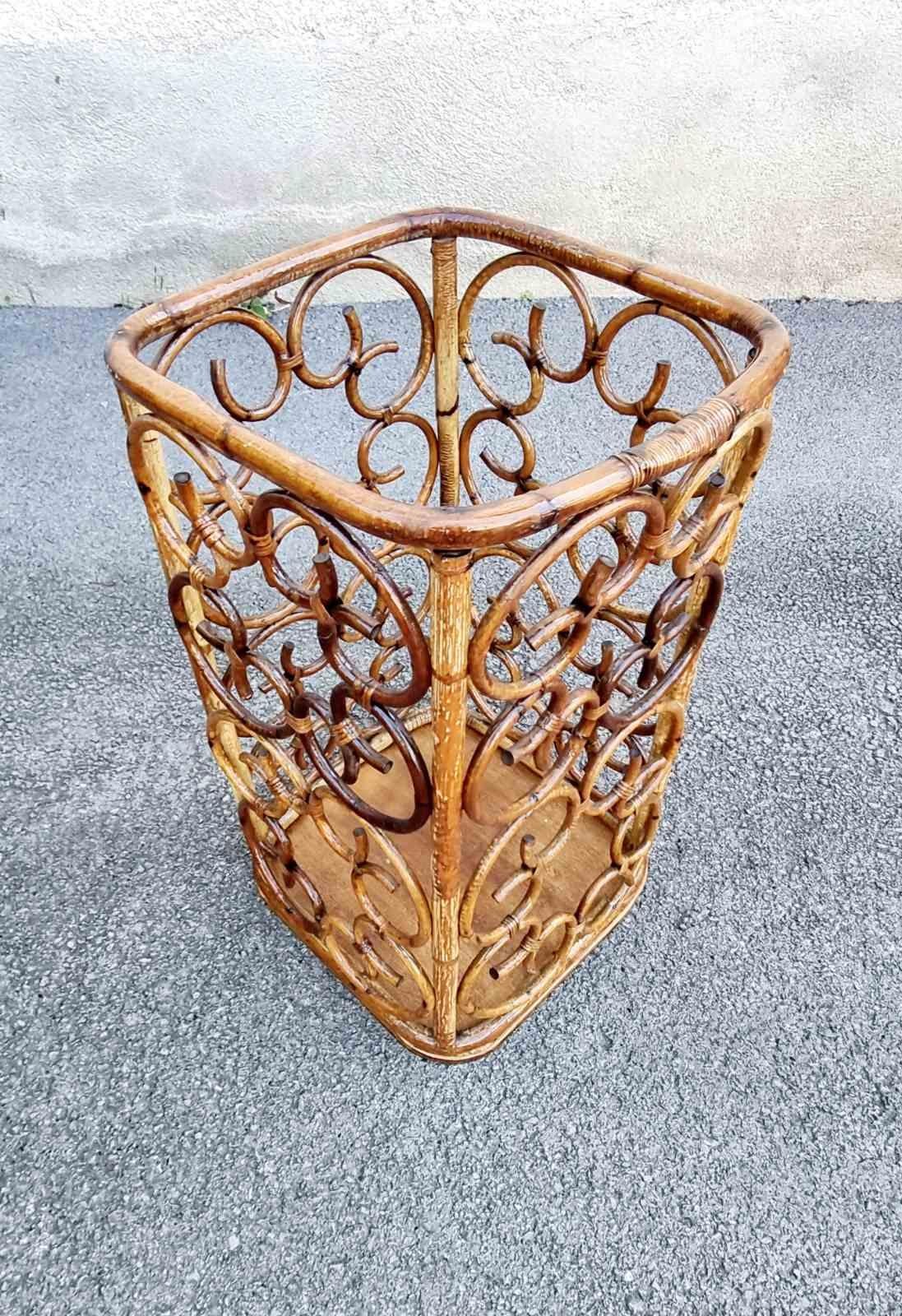 Paragüero moderno italiano de ratán y bambú, Italia años 60 en venta 2