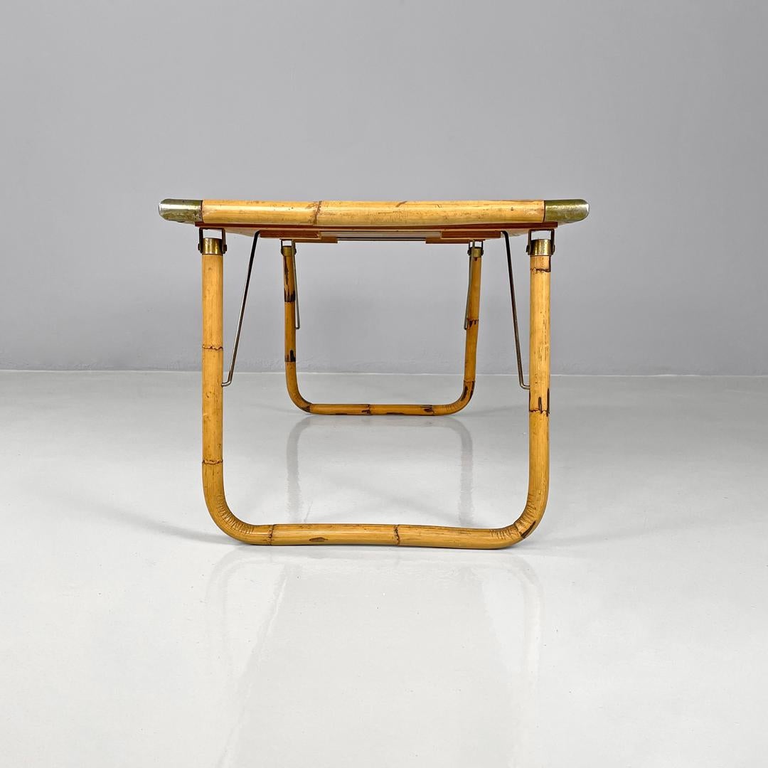 Italian modern rattan and brass folding table by Dal Vera, 1970s In Good Condition For Sale In MIlano, IT