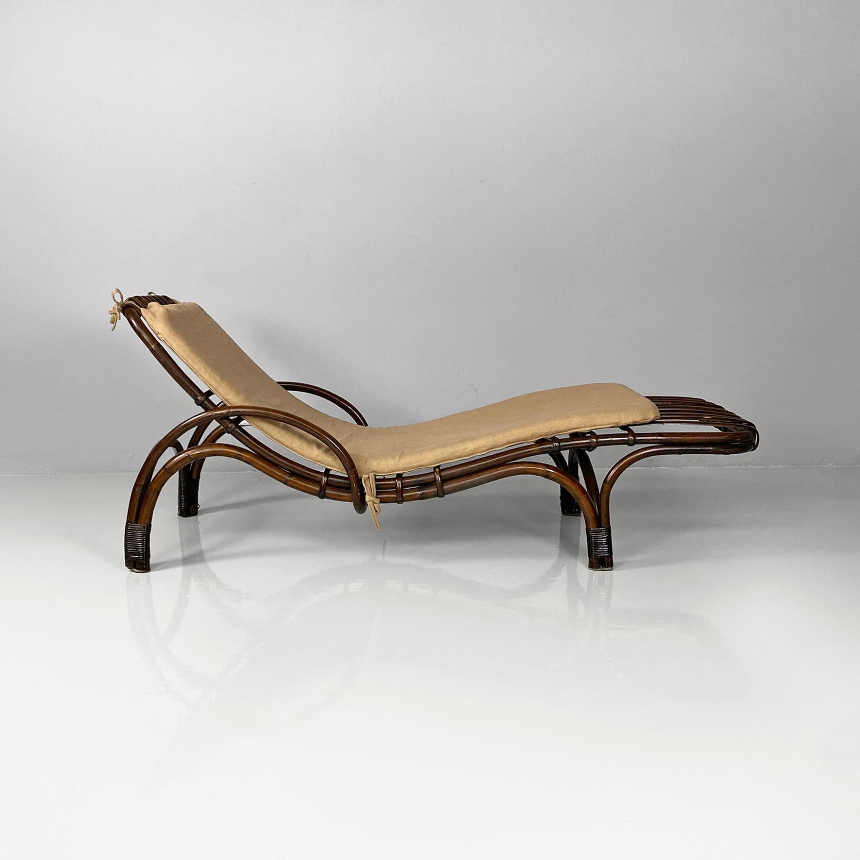 Italian modern rattan chaise longue or deckchair with cotton pillow, 1980s in vendita 8