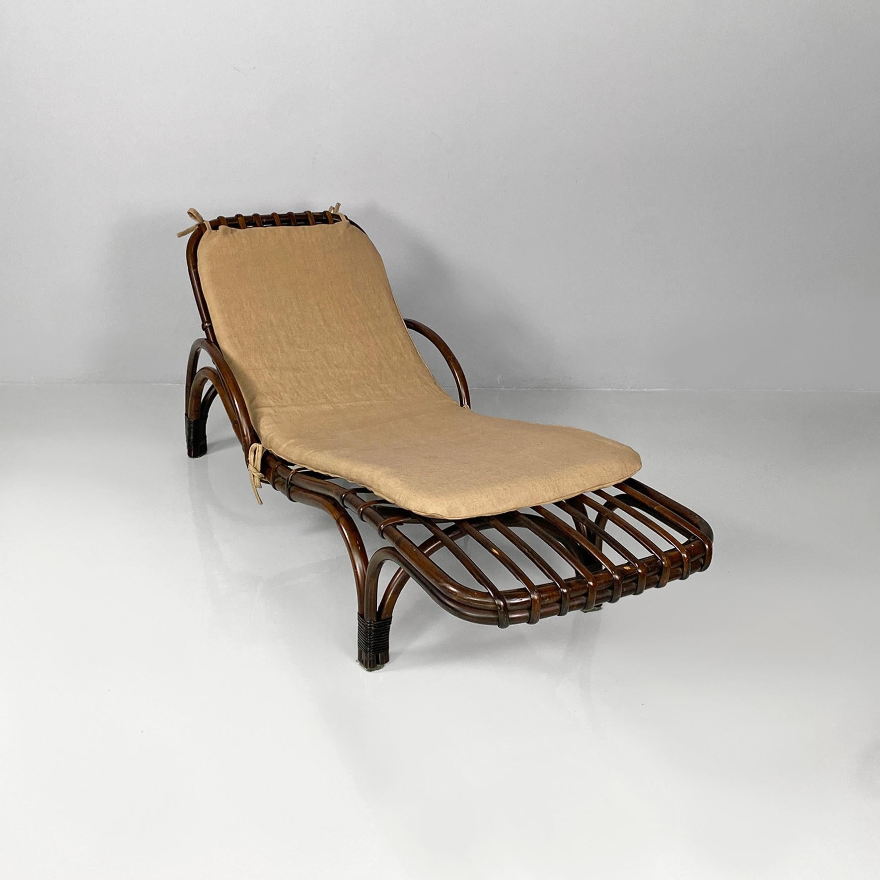Italian modern rattan chaise longue or deckchair with cotton pillow, 1980s in vendita 9