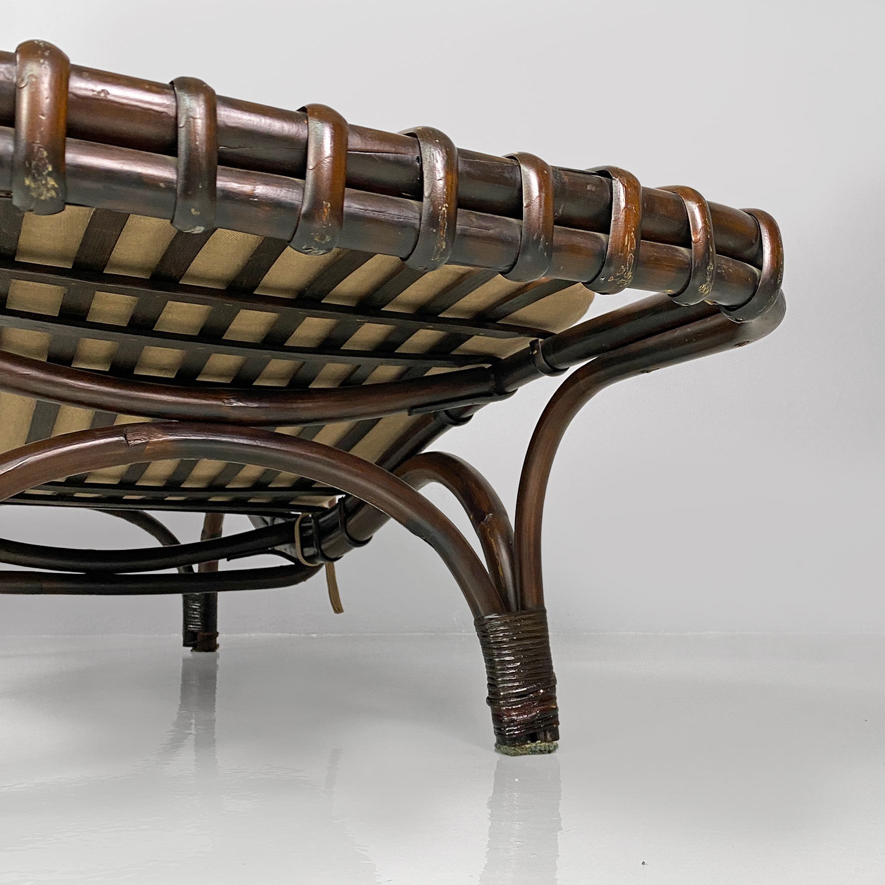 Italian modern rattan chaise longue or deckchair with cotton pillow, 1980s In condizioni buone in vendita a MIlano, IT