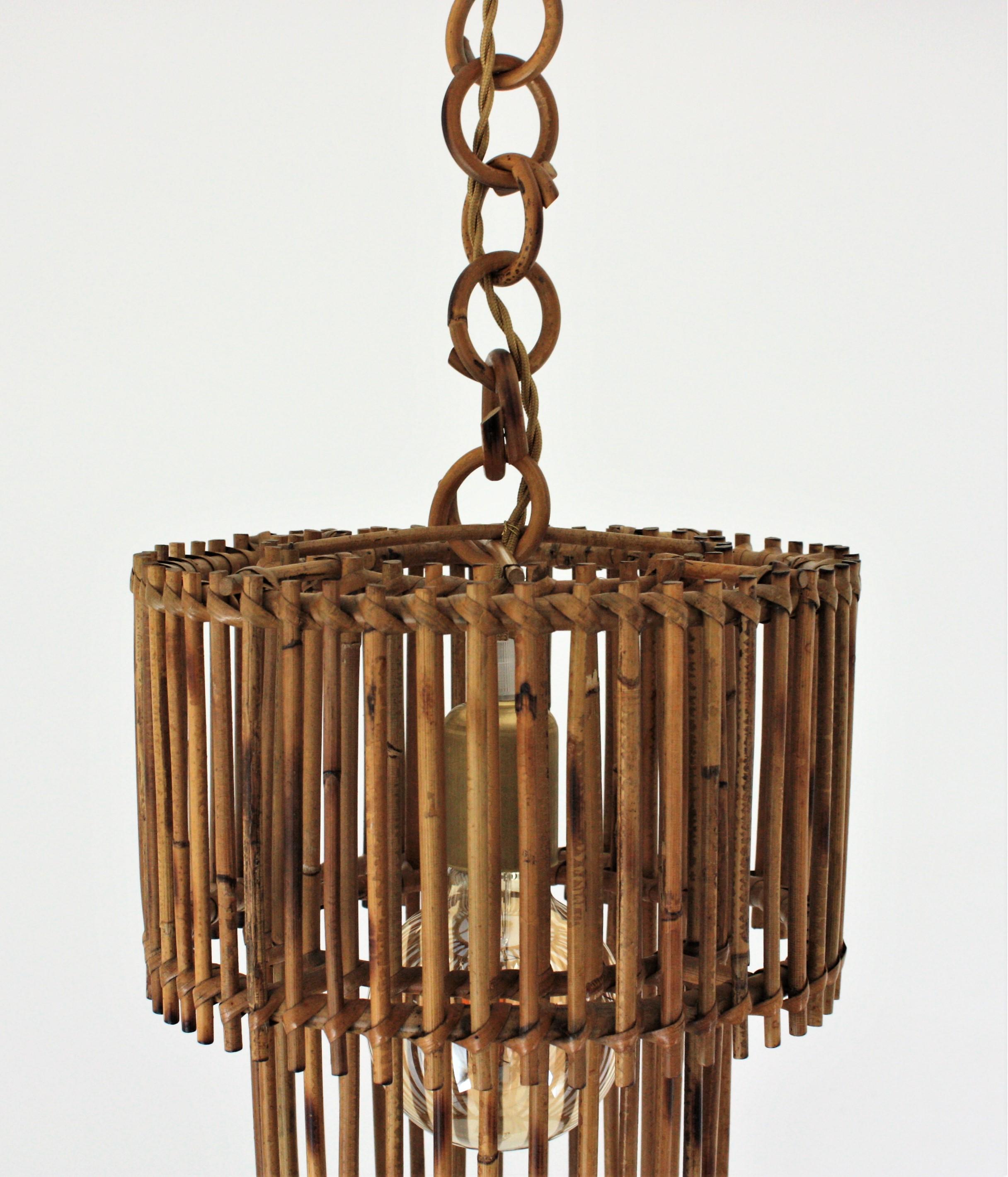 italien Suspension ou lanterne en rotin Cyinder:: années 1960 en vente