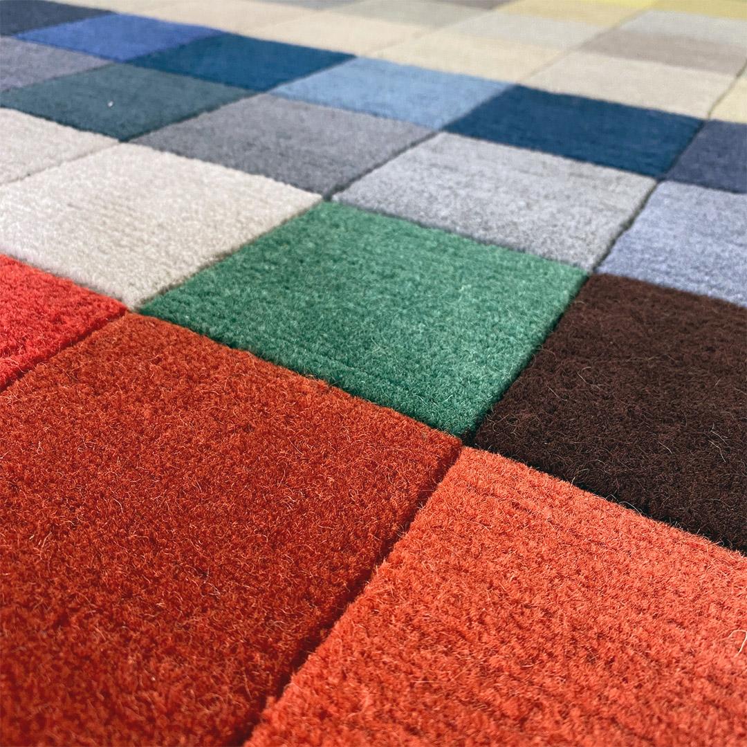 Italian modern rectangular colored carpet with checked pattern, 1990s For Sale 5