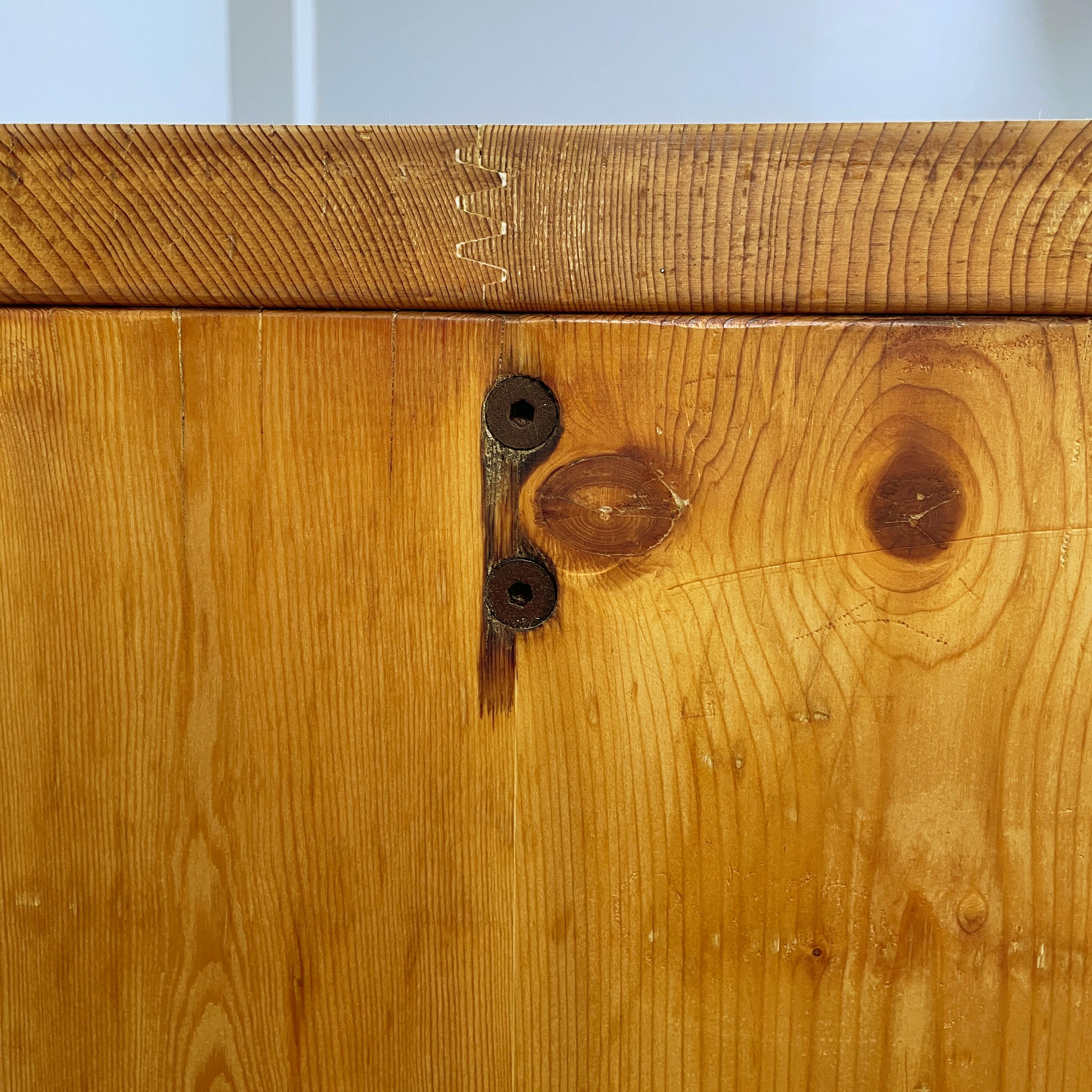 Italian modern Rectangular console table in wood, 1970s For Sale 7
