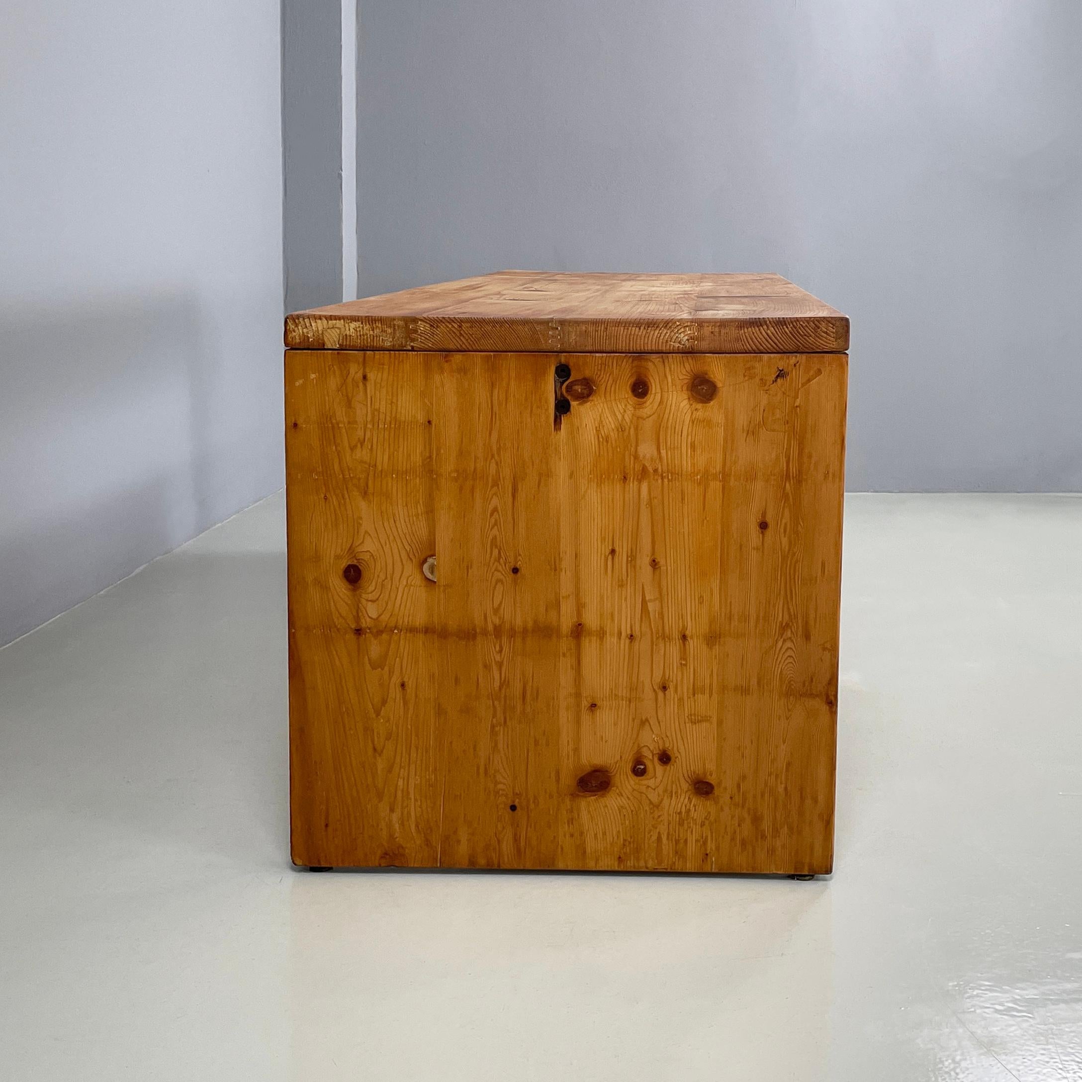 Modern Italian modern Rectangular console table in wood, 1970s For Sale