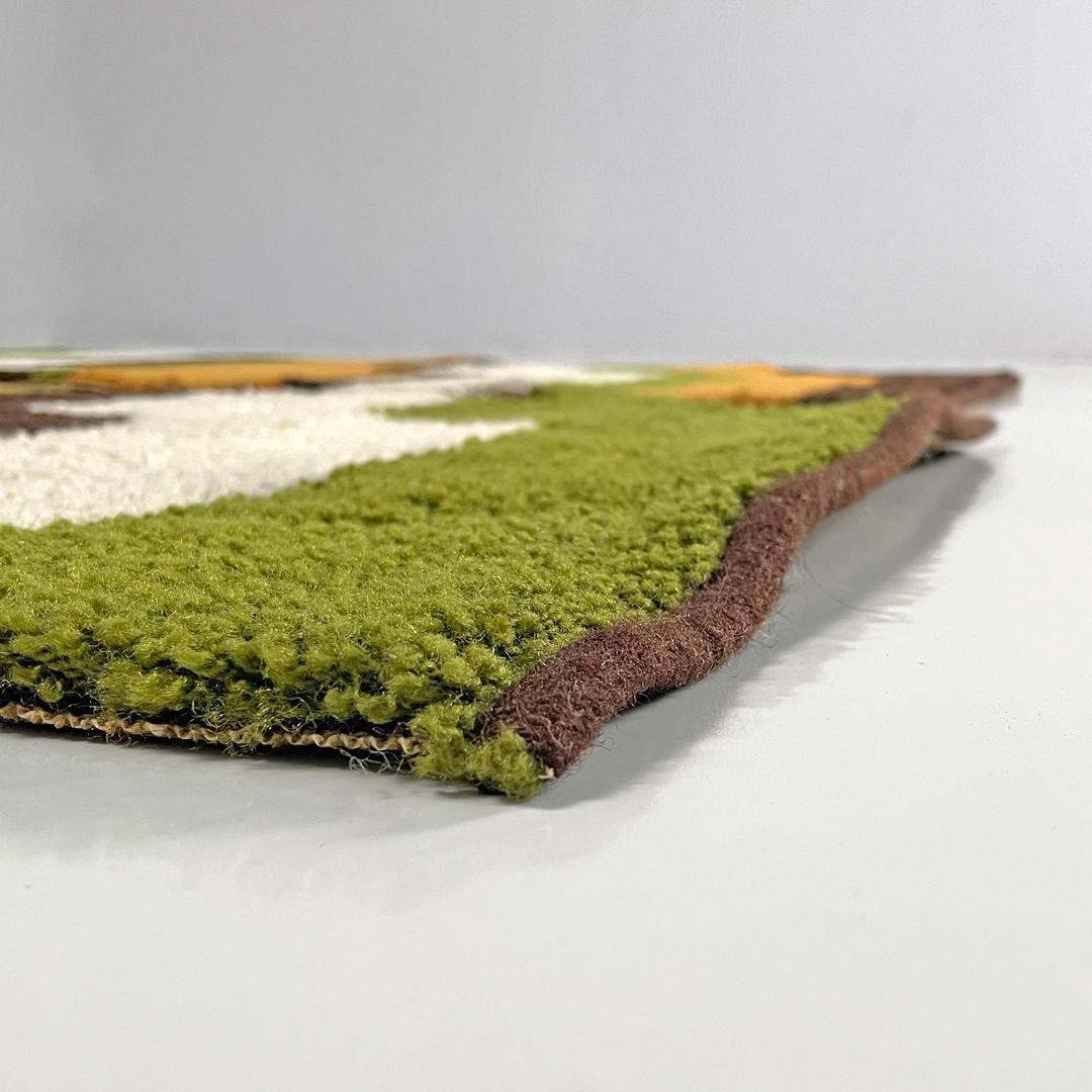 Tappeti italiani moderni rettangolari con decorazioni ondulate in verde e arancione, anni '70 in vendita 7