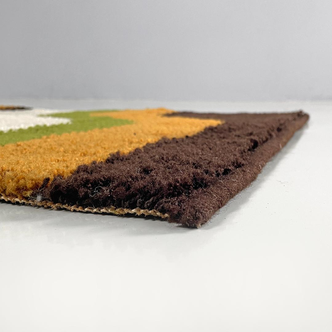 Tappeti italiani moderni rettangolari con decorazioni ondulate in verde e arancione, anni '70 in vendita 9