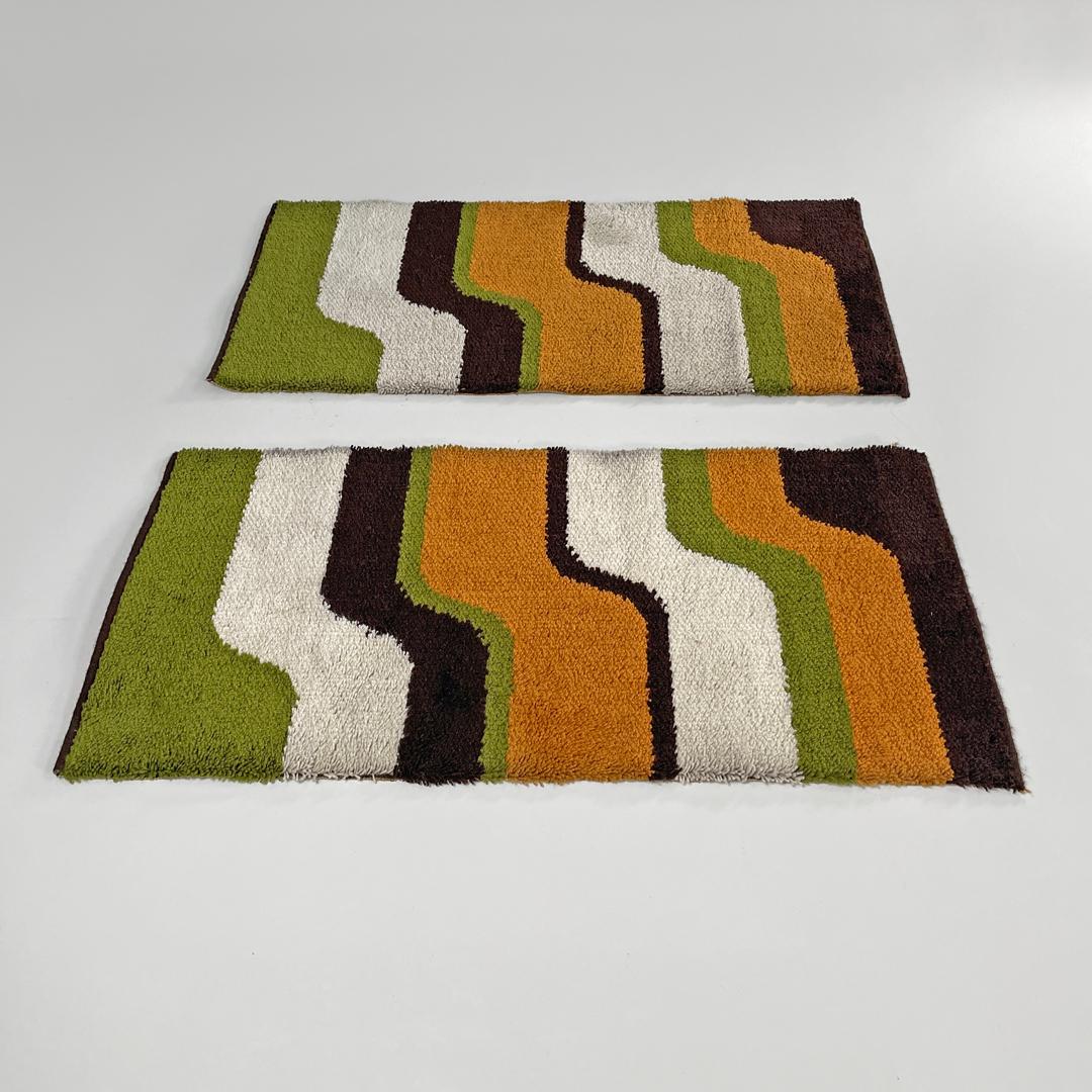 Tappeti italiani moderni rettangolari con decorazioni ondulate in verde e arancione, anni '70 in vendita 2