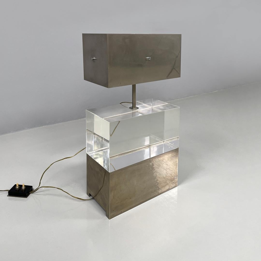 Metal Italian modern rectangular table lamp in metal and transparent plexiglass, 1970s For Sale