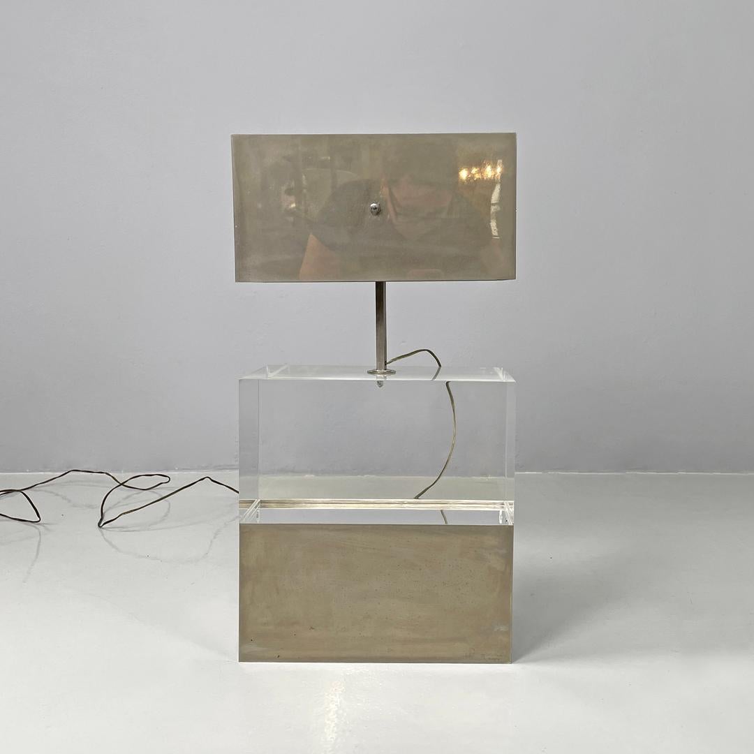 Italian modern rectangular table lamp in metal and transparent plexiglass, 1970s For Sale 1