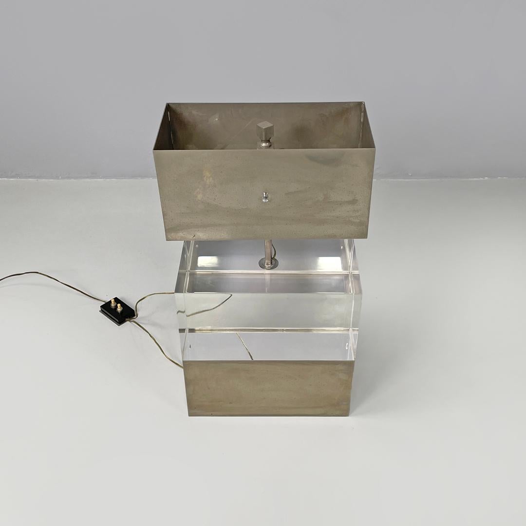 Italian modern rectangular table lamp in metal and transparent plexiglass, 1970s For Sale 3