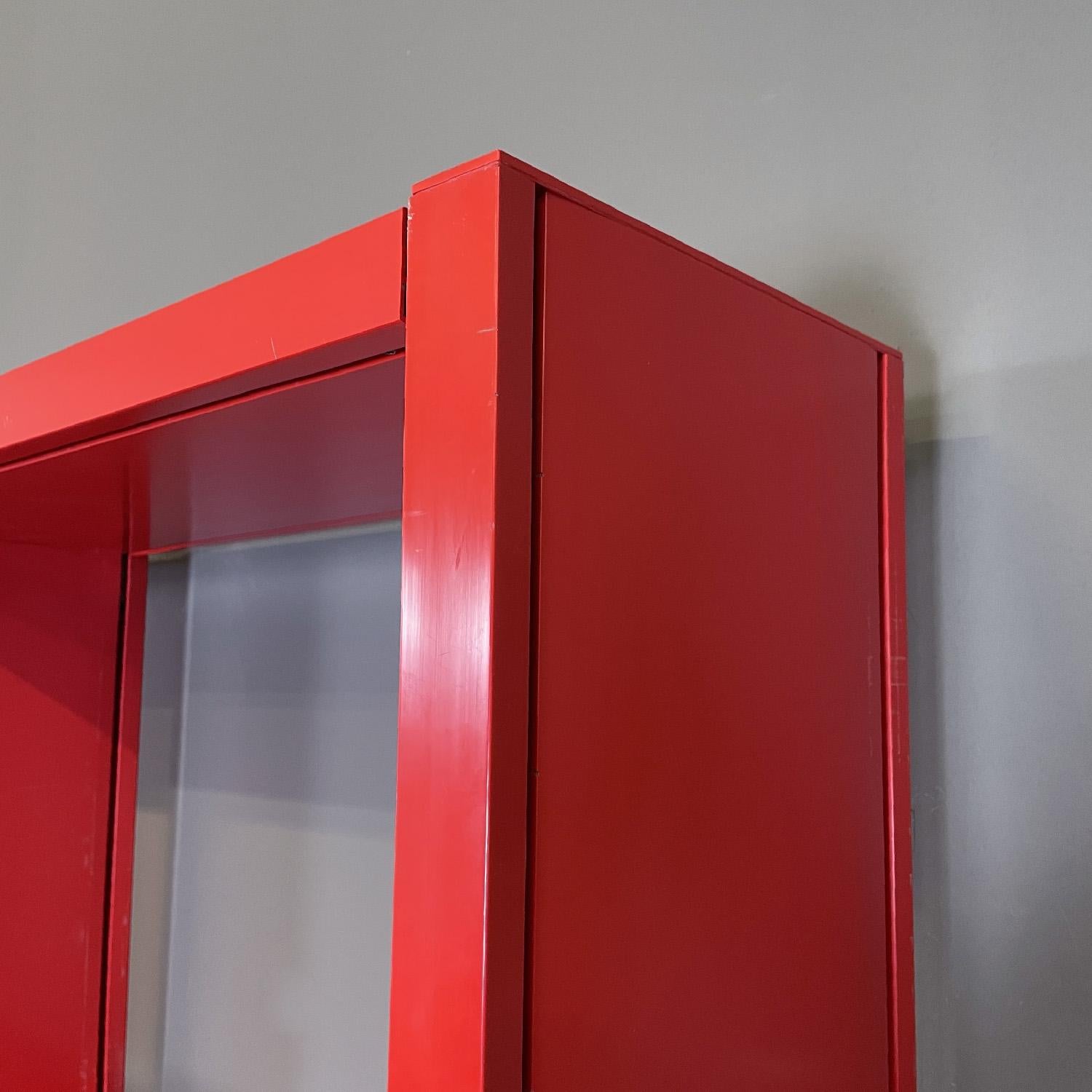 Late 20th Century Italian modern red bookcase Dodona 300 by Ernesto Gismondi for Artemide, 1970s