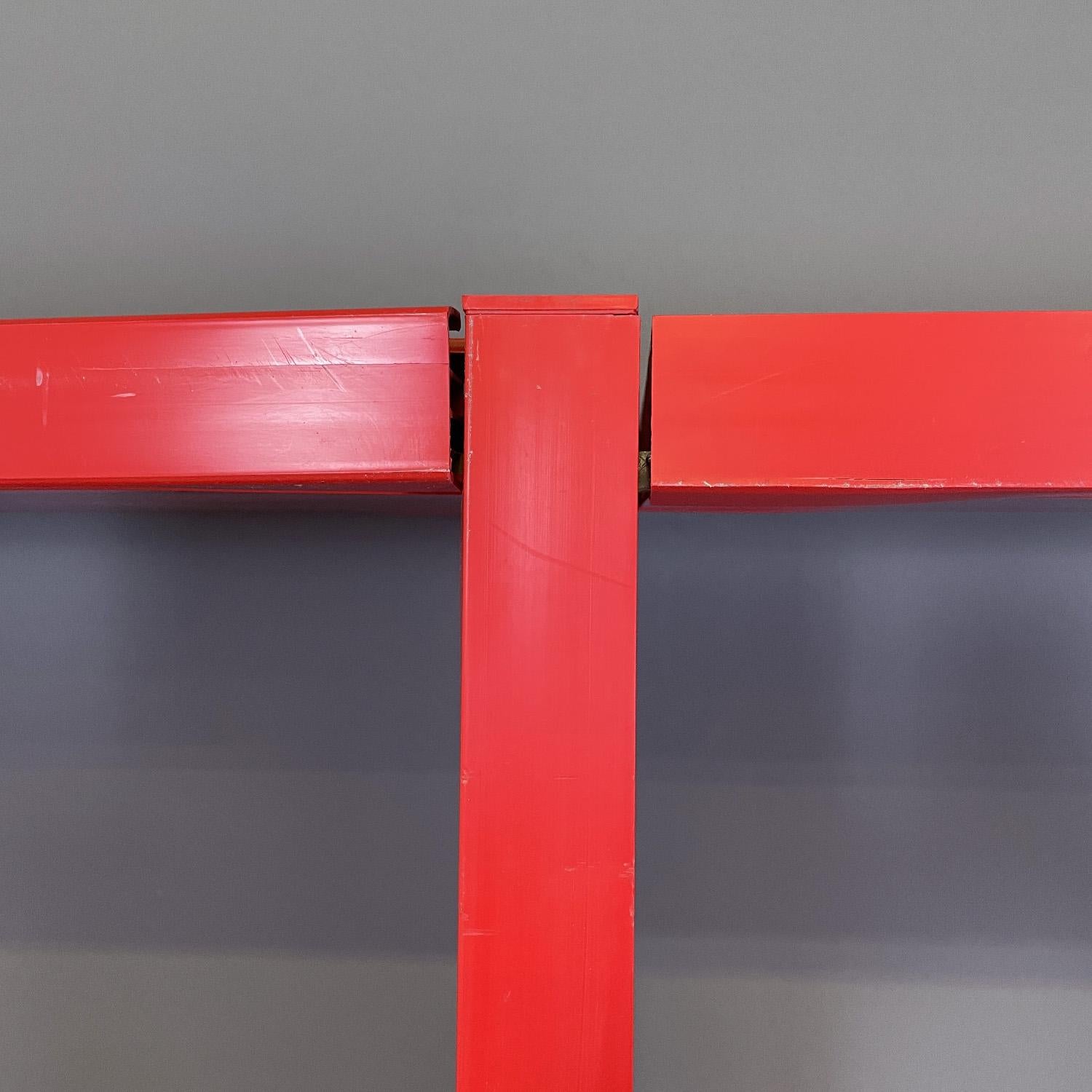 Metal Italian modern red bookcase Dodona 300 by Ernesto Gismondi for Artemide, 1970s