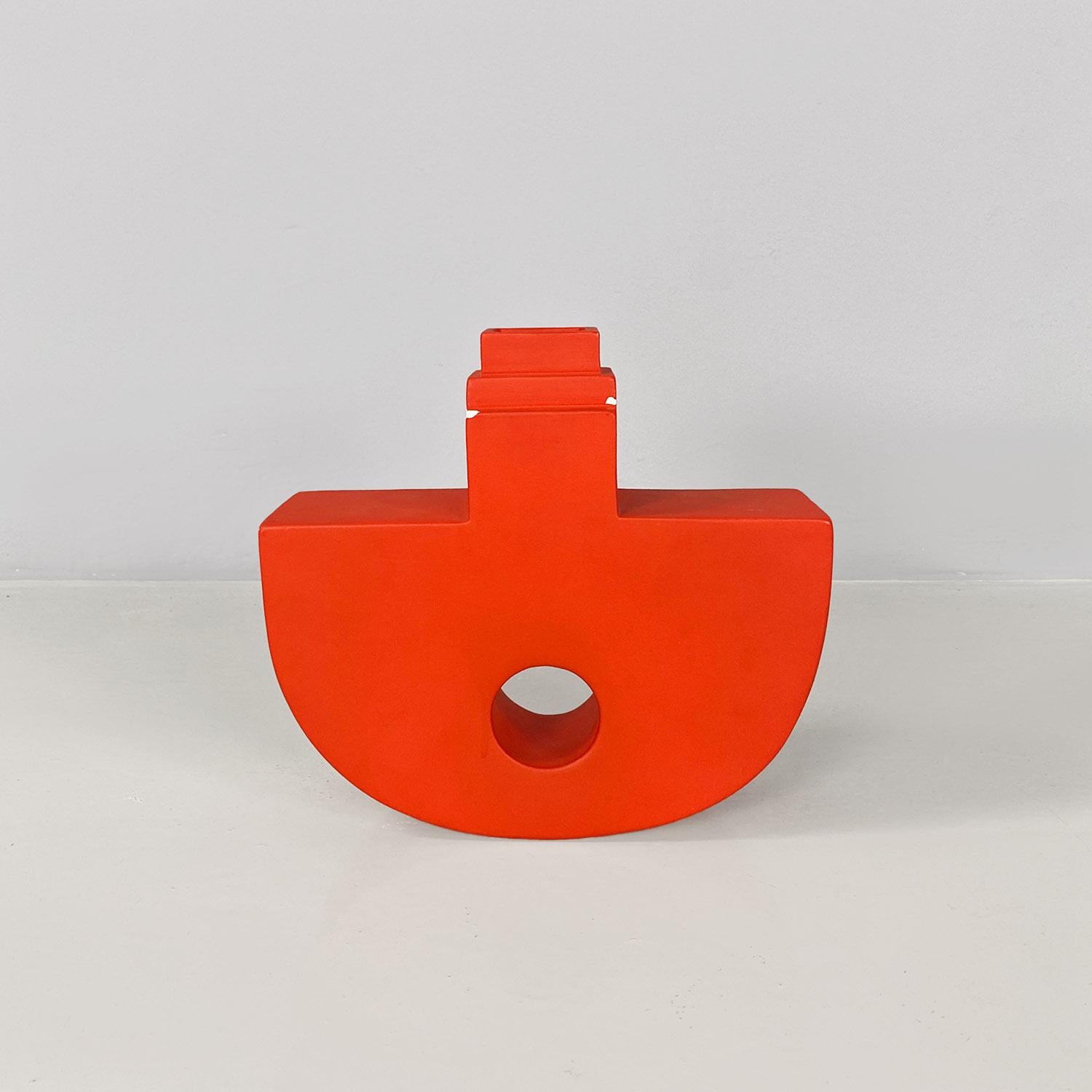 Italian modern red ceramic Dondolo sculpture vase by Florio Pac Paccagnella 2023 In Excellent Condition For Sale In MIlano, IT