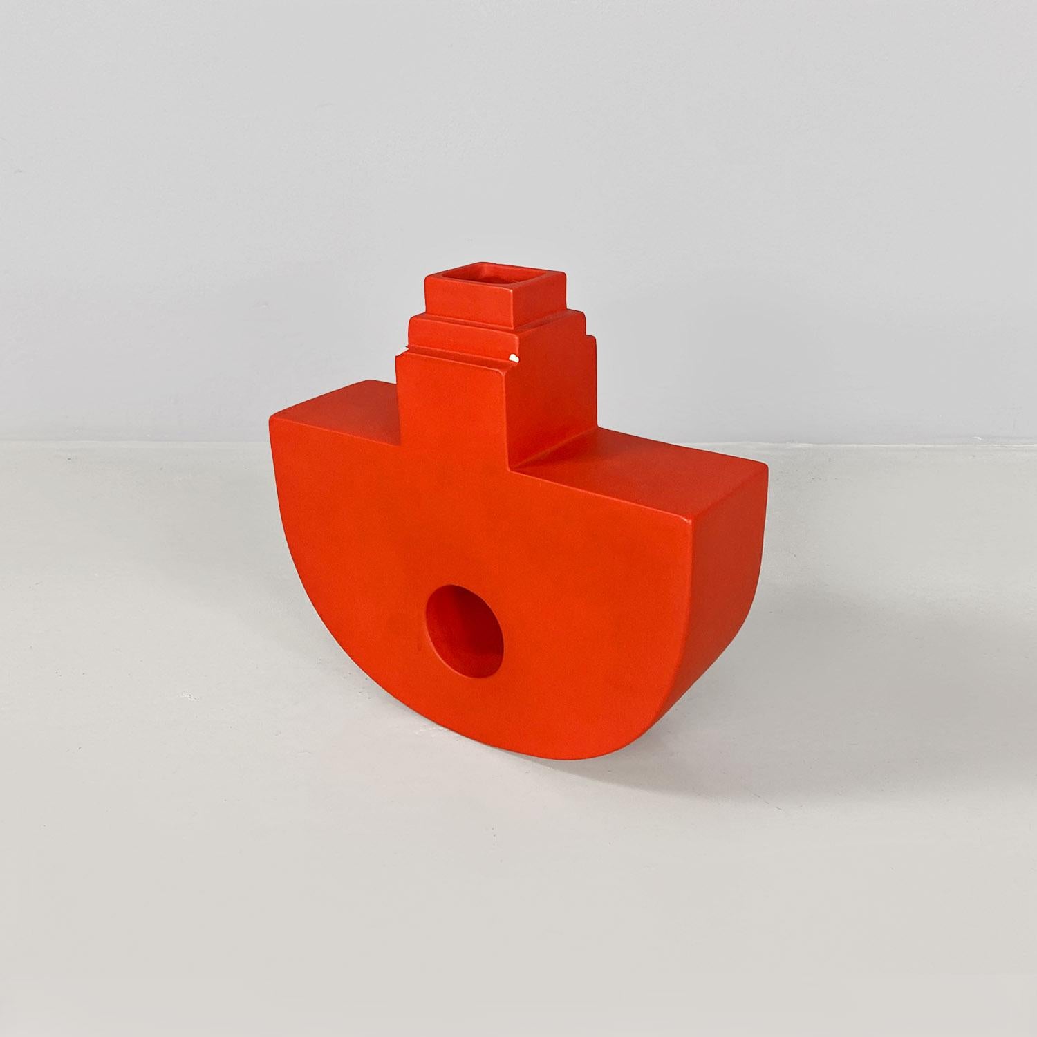 Italienische moderne rote Dondolo-Skulptur-Vase aus Keramik von Florio Pac Paccagnella 2023, modern im Angebot 1