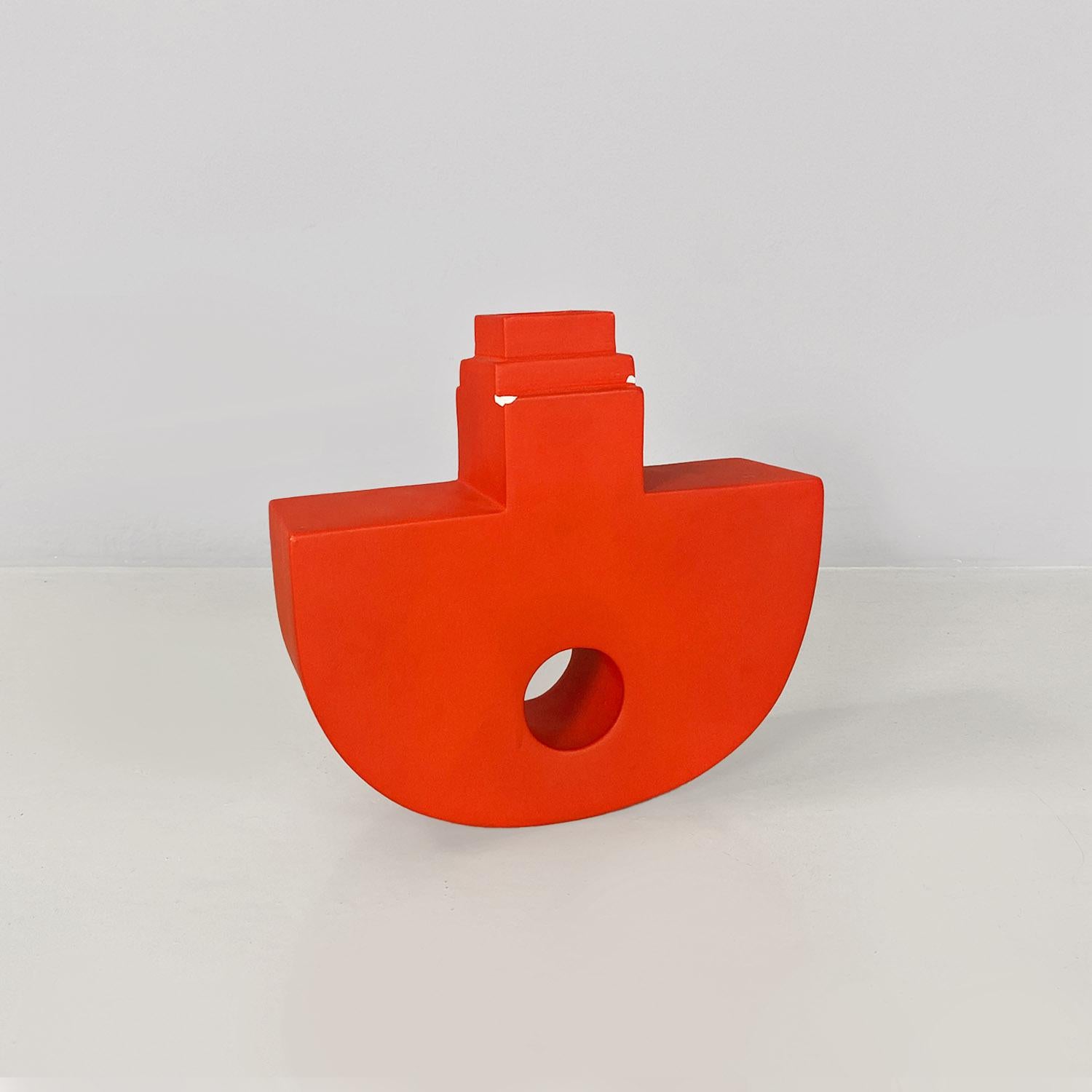Italienische moderne rote Dondolo-Skulptur-Vase aus Keramik von Florio Pac Paccagnella 2023, modern im Angebot 2